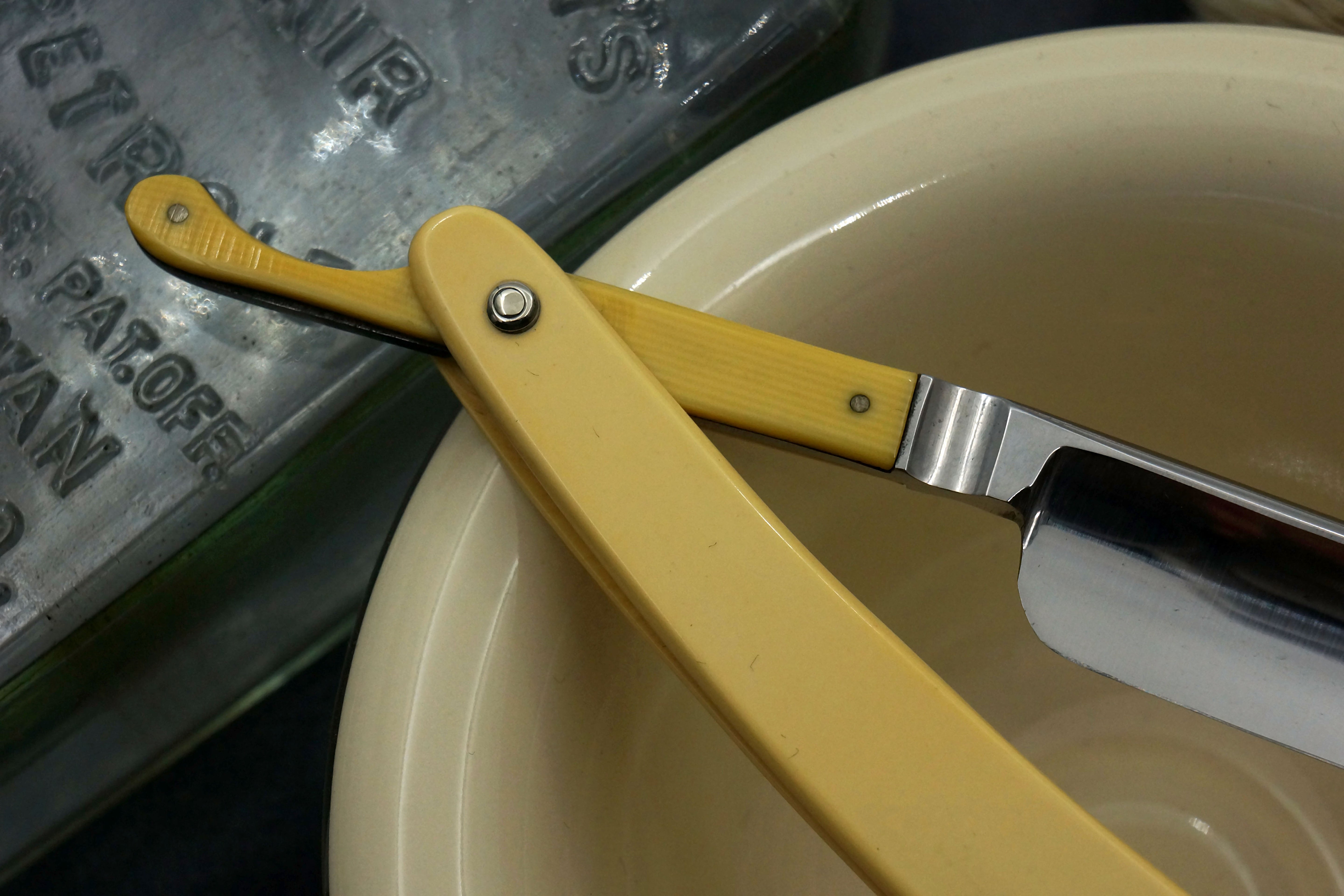 Case Bros. Springville NY - 5/8 Excellent Clad Tang Scarce American Straight Razor - Shave Ready