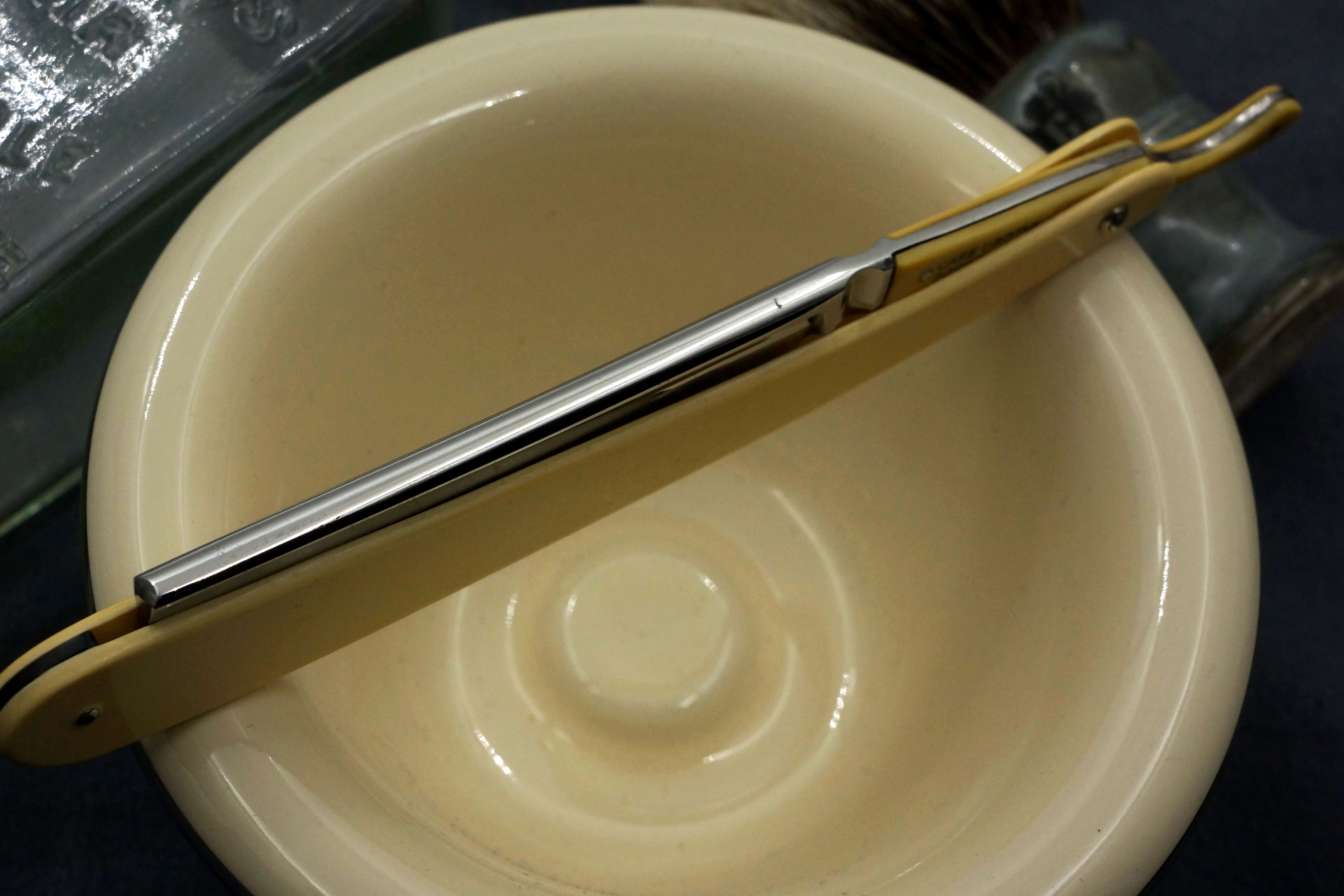 Case Bros. Springville NY - 5/8 Excellent Clad Tang Scarce American Straight Razor - Shave Ready