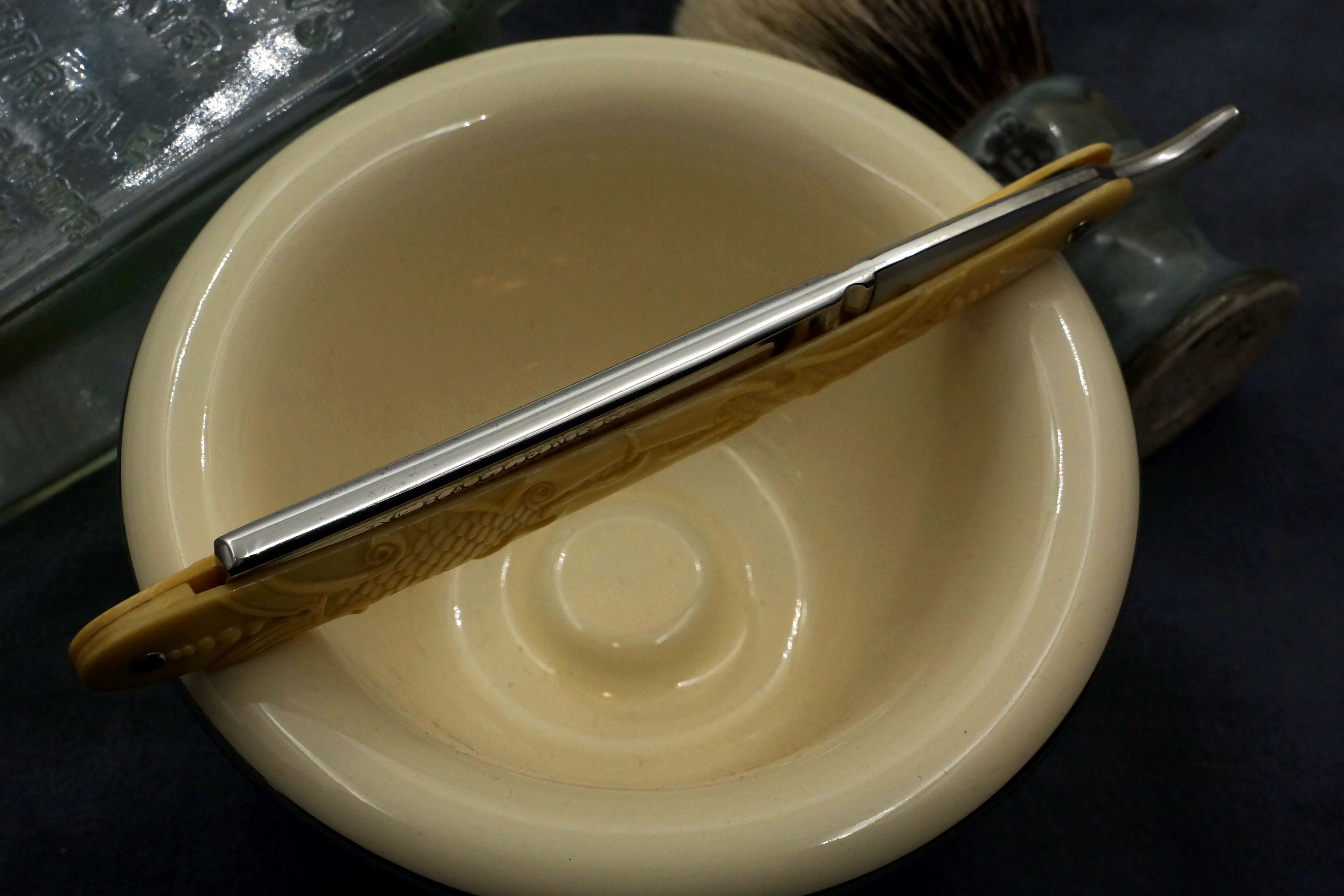 Challenge Cutlery Fancy Pearl Tang 5/8 Full Hollow Blade - Vintage American Straight Razor - Shave Ready