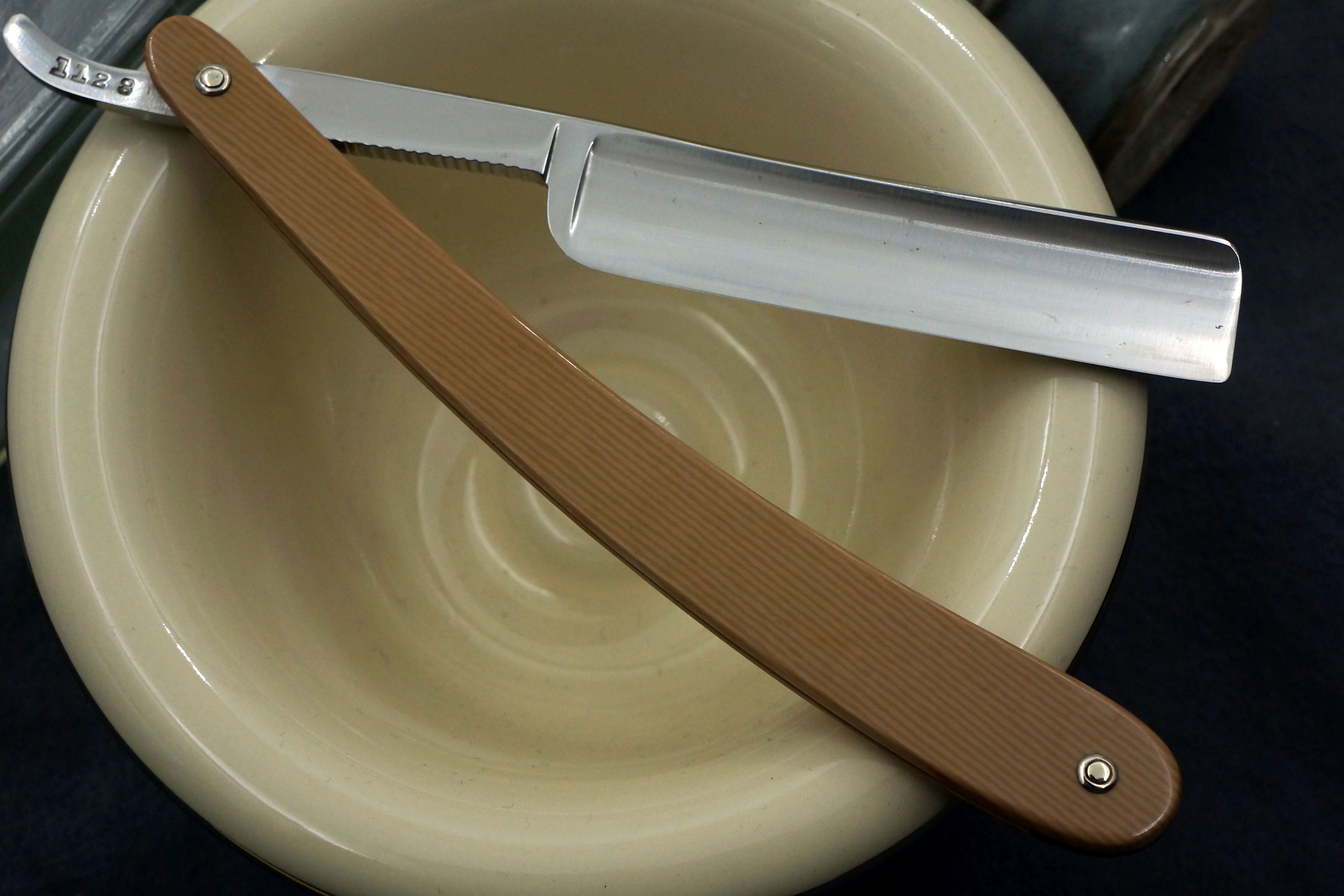John Engstrom Jr. 5/8 Full Hollow Blade - Excellent ++ American Straight Razor - Shave Ready