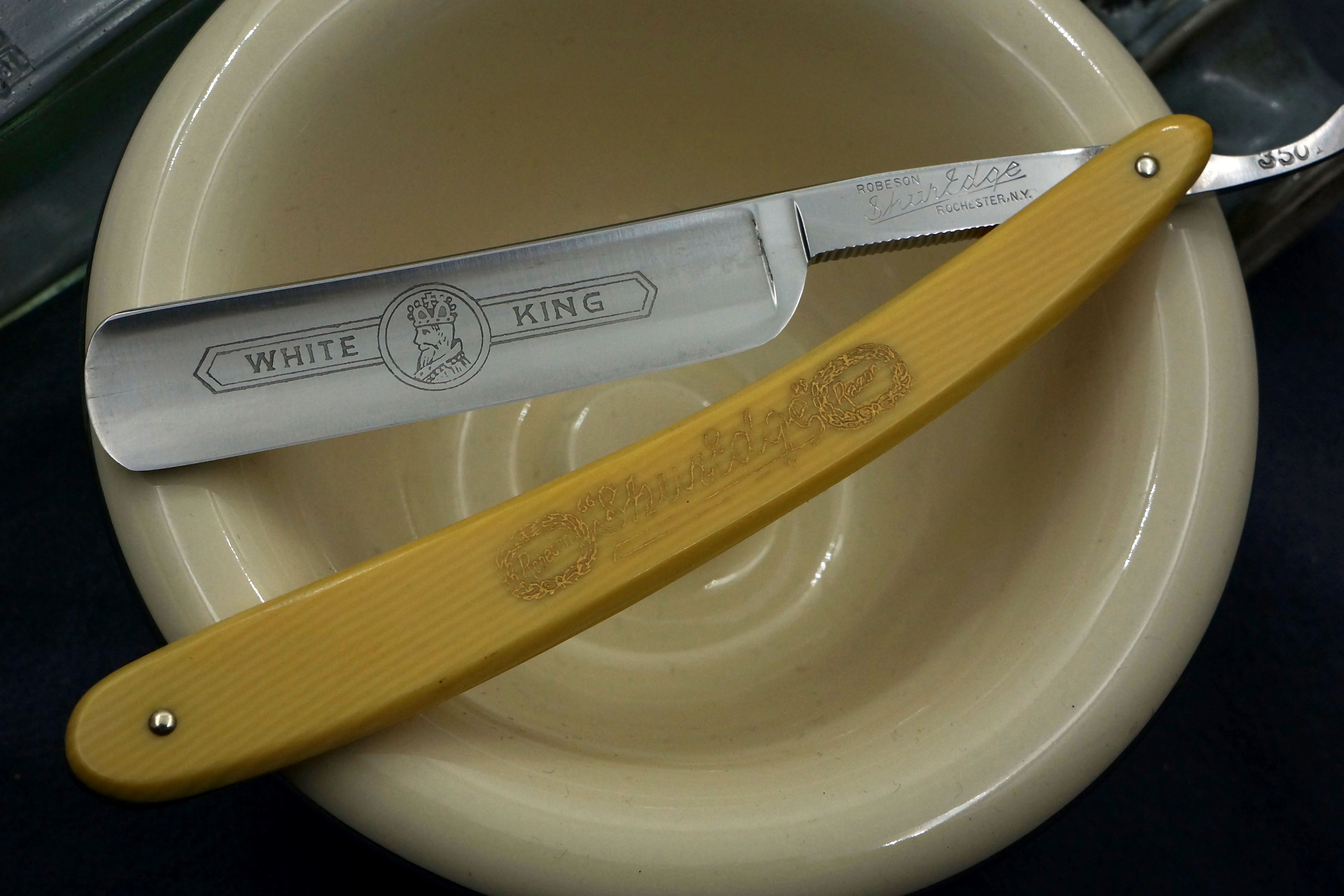 Robeson Suredge "White King" - 11/16 Full Hollow Blade - Scarce Vintage NY American Straight Razor - Shave Ready