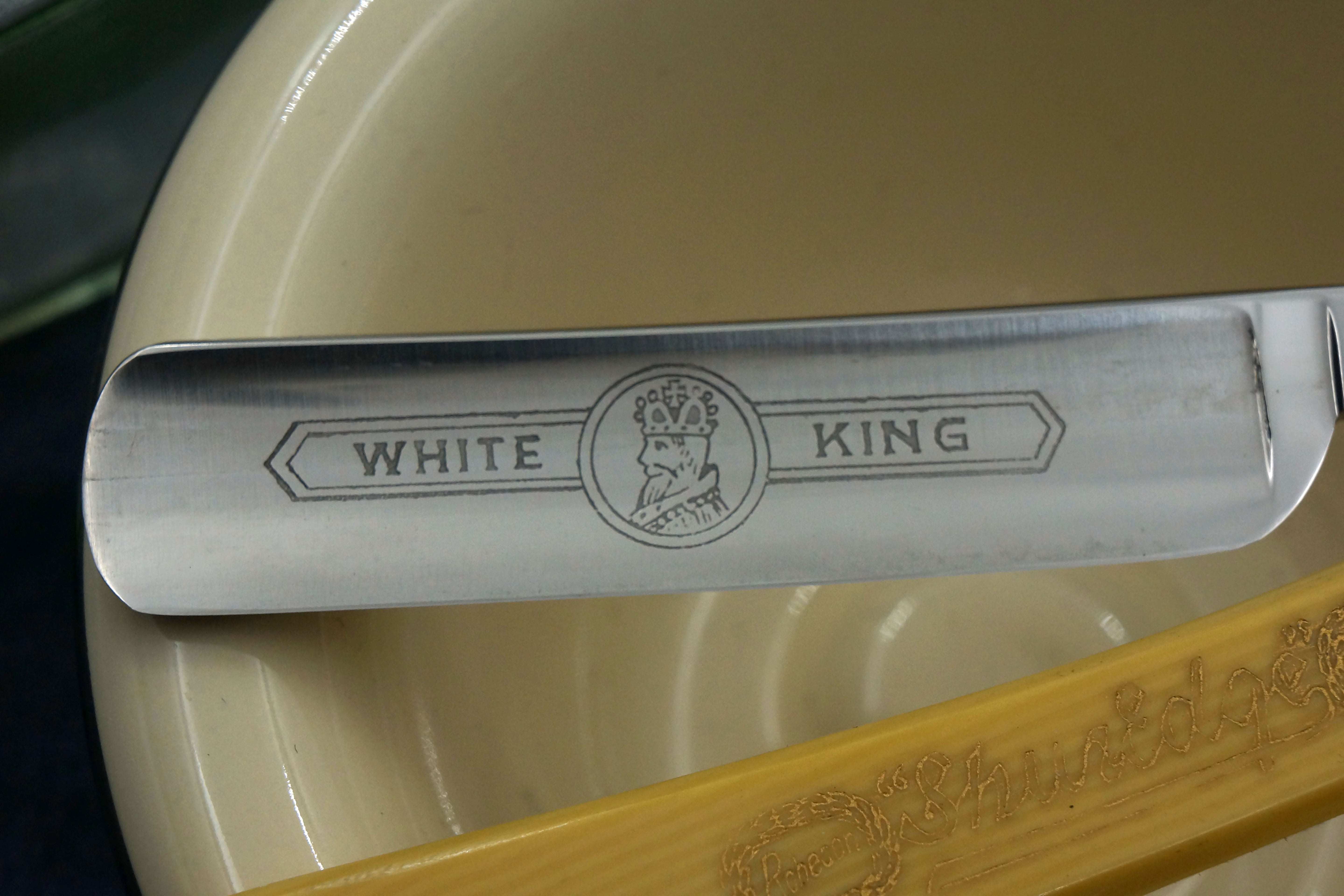 Robeson Suredge "White King" - 11/16 Full Hollow Blade - Scarce Vintage NY American Straight Razor - Shave Ready