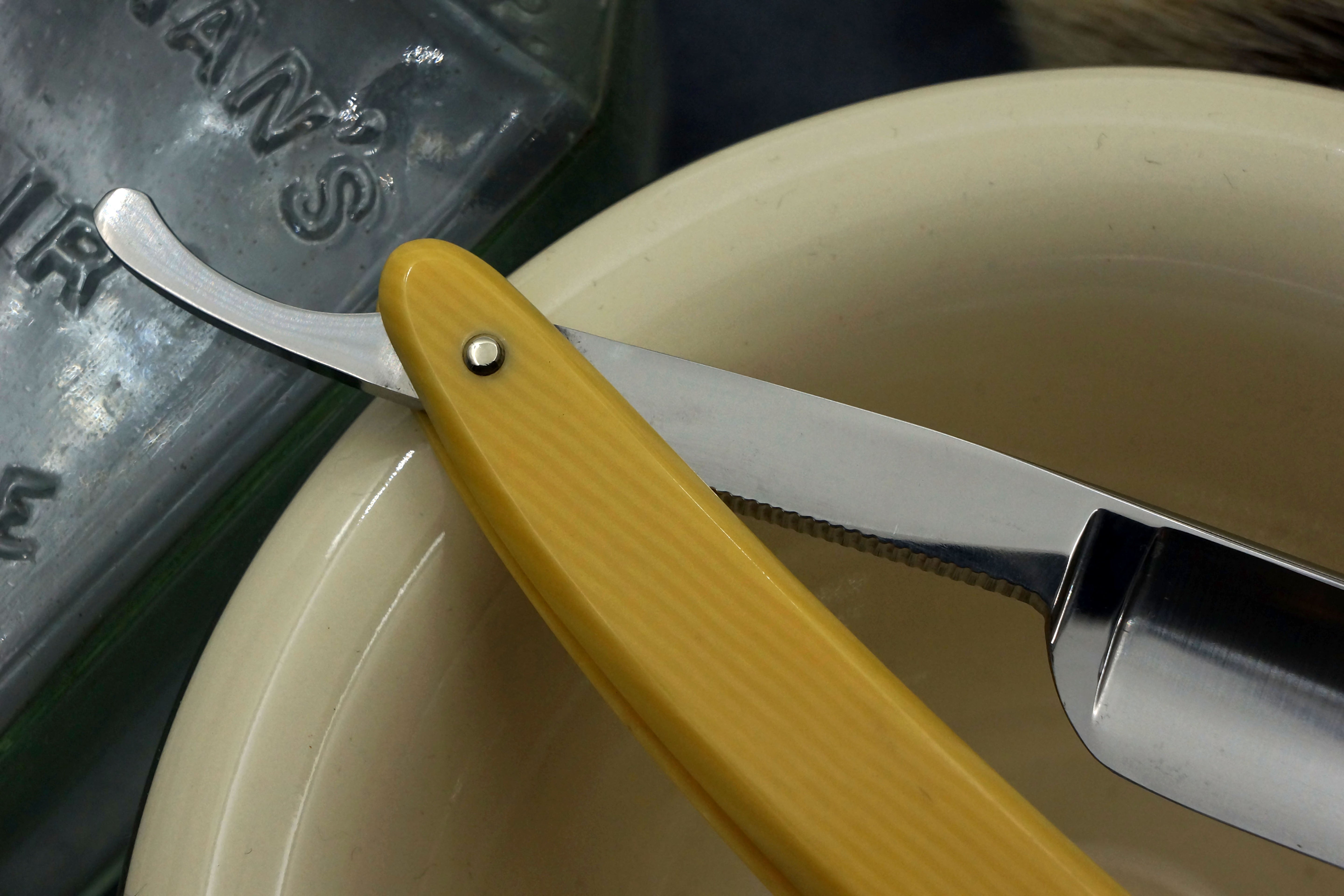 Robeson Suredge "White King" - 11/16 Full Hollow Blade - Scarce Vintage NY American Straight Razor - Shave Ready