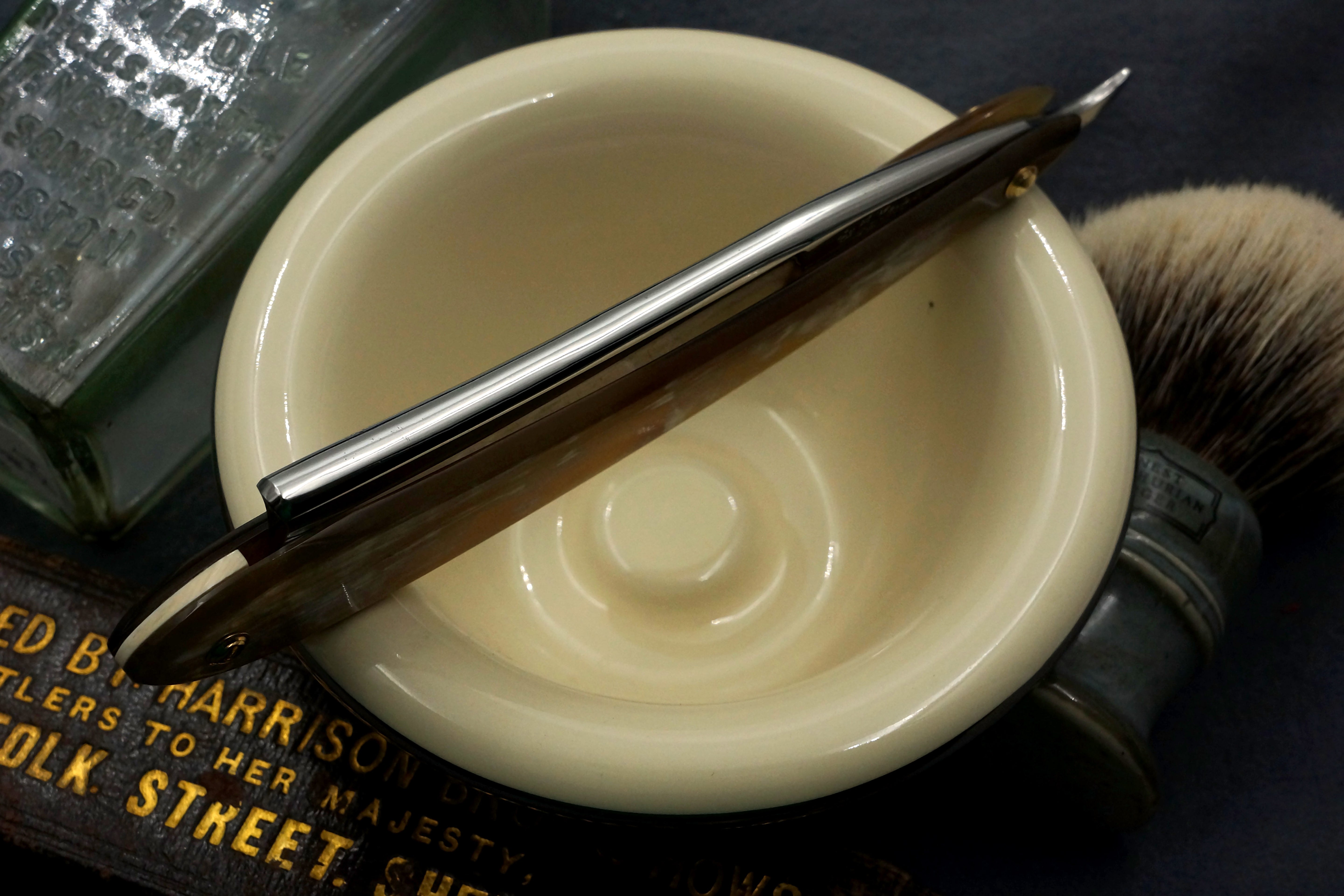 Wade & Butcher GR 7/8 Blade with Custom Horn Scales - Stunning Fully Restored Sheffield Straight Razor - Shave Ready