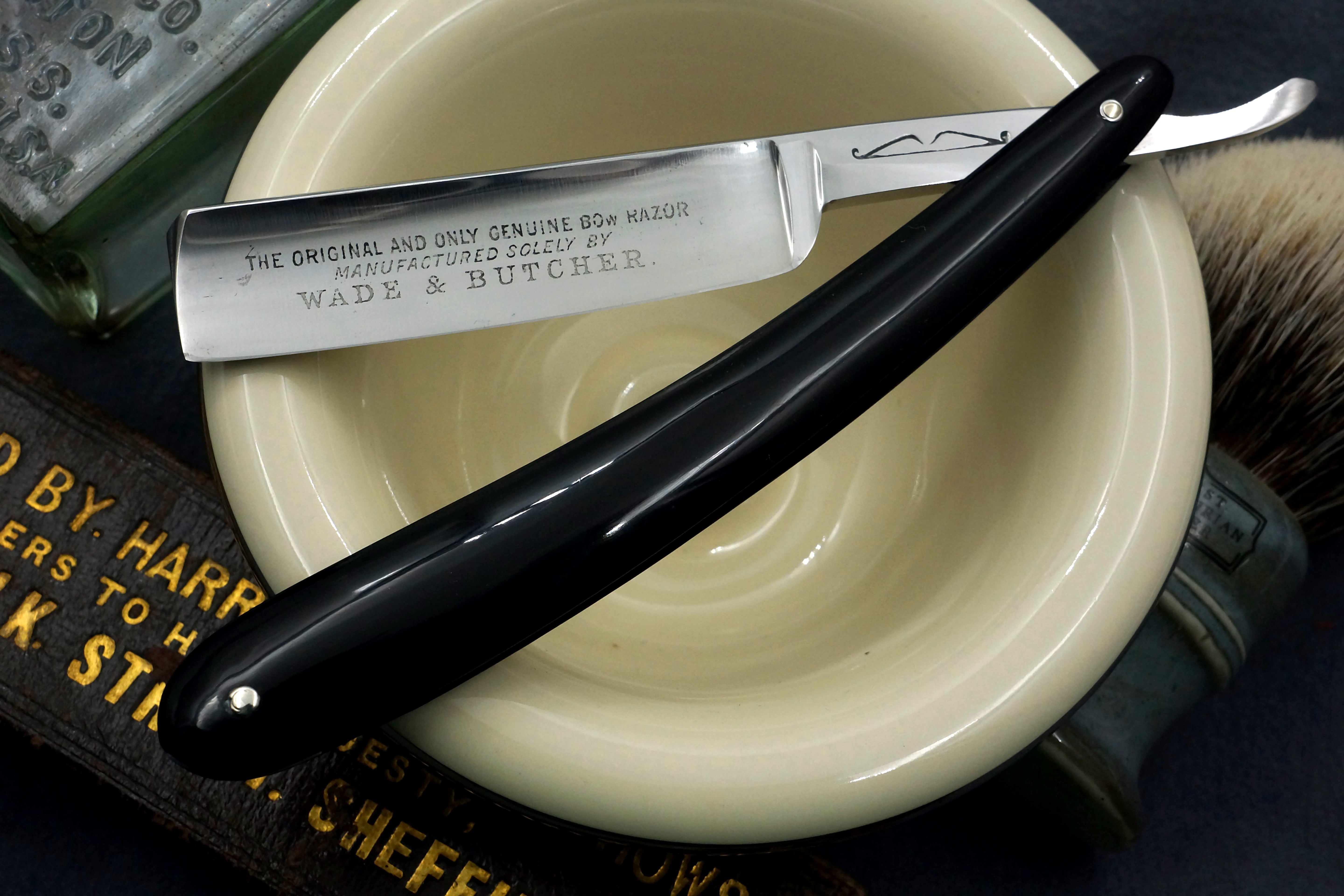 Wade & Butcher "Bow Razor" 6/8 - Near Mint Fully Restored Sheffield Straight Razor - Shave Ready