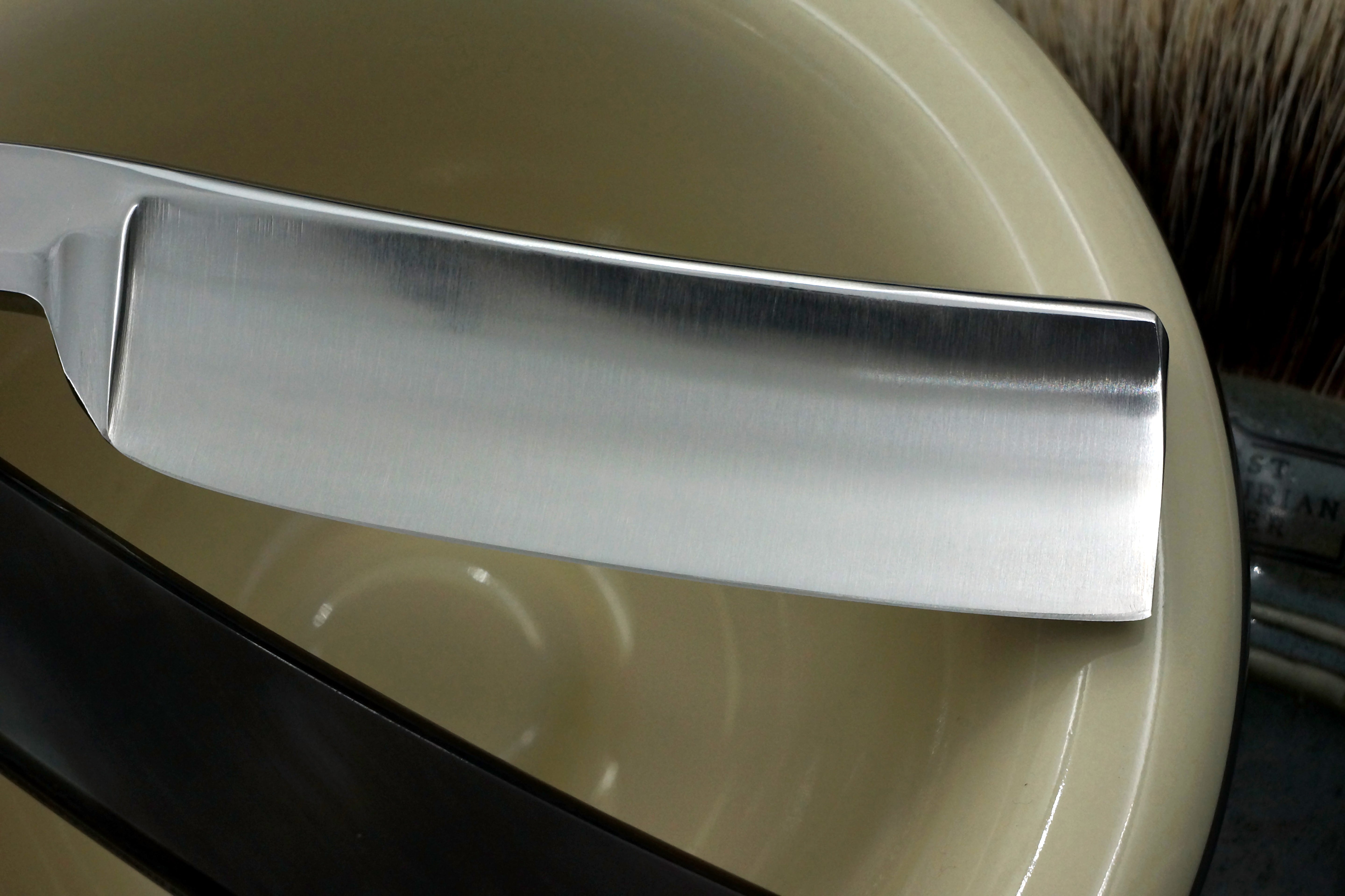 Joseph Rodgers & Sons - 7/8 Half Hollow Blade with New Horn Scales - Restored Sheffield Straight Razor - Shave Ready