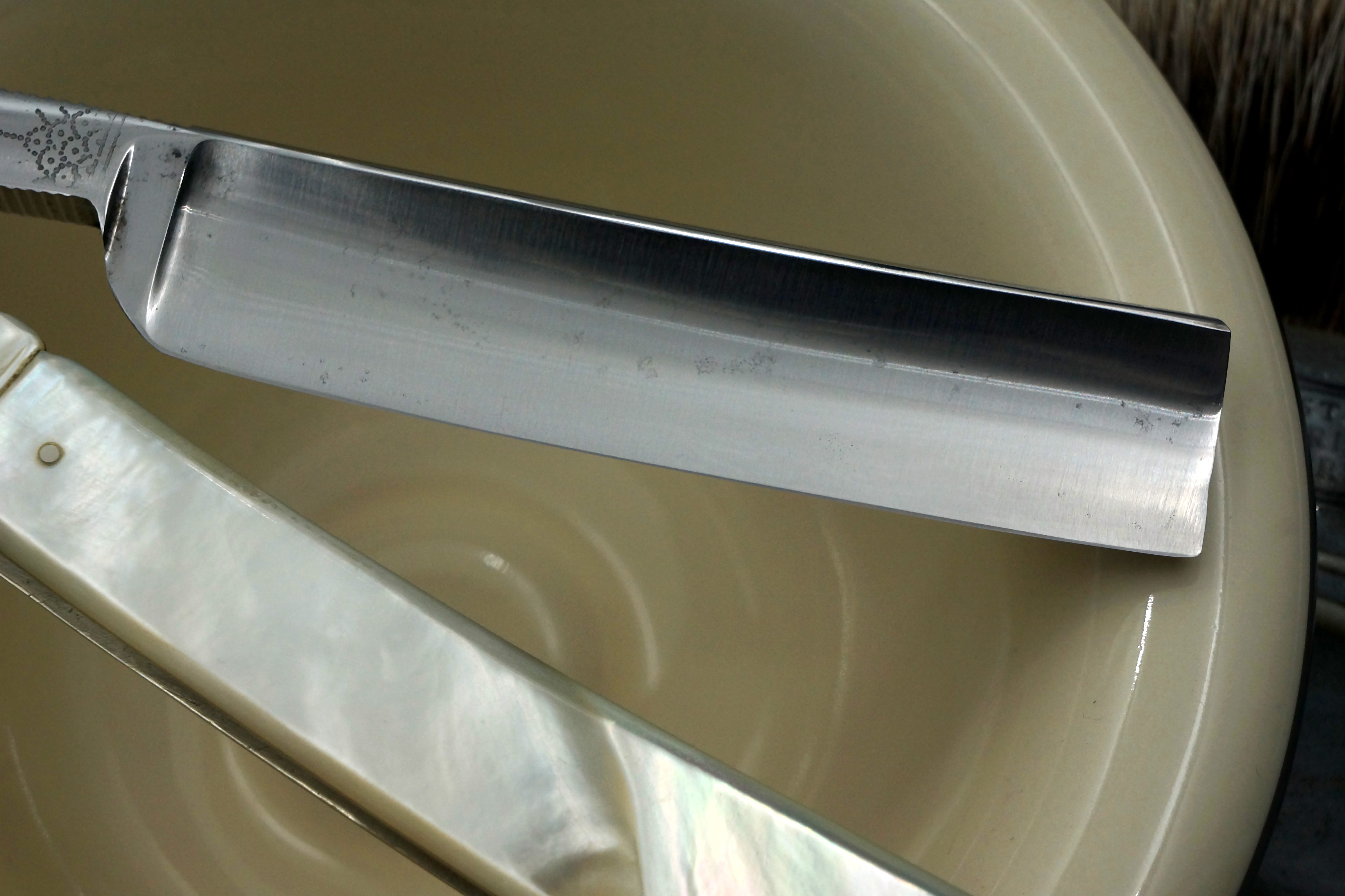 Wade & Butcher - Stunning 11/16 Blade Carved Mother of Pearl Scaled - Vintage Sheffield Straight Razor - Shave Ready