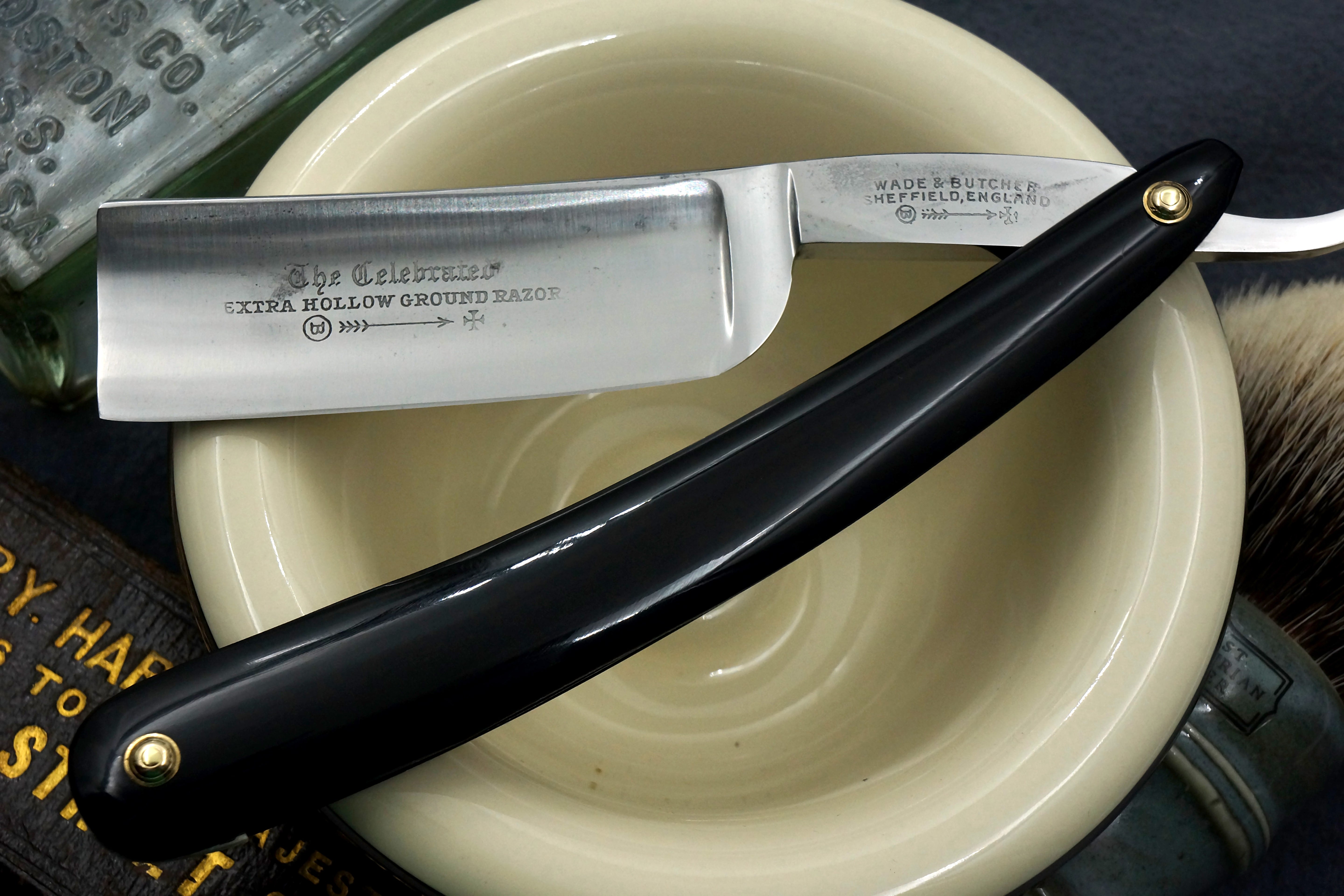 Wade & Butcher "Celebrated Extra Hollow Ground" 8/8 Blade Sheffield Straight Razor - Shave Ready