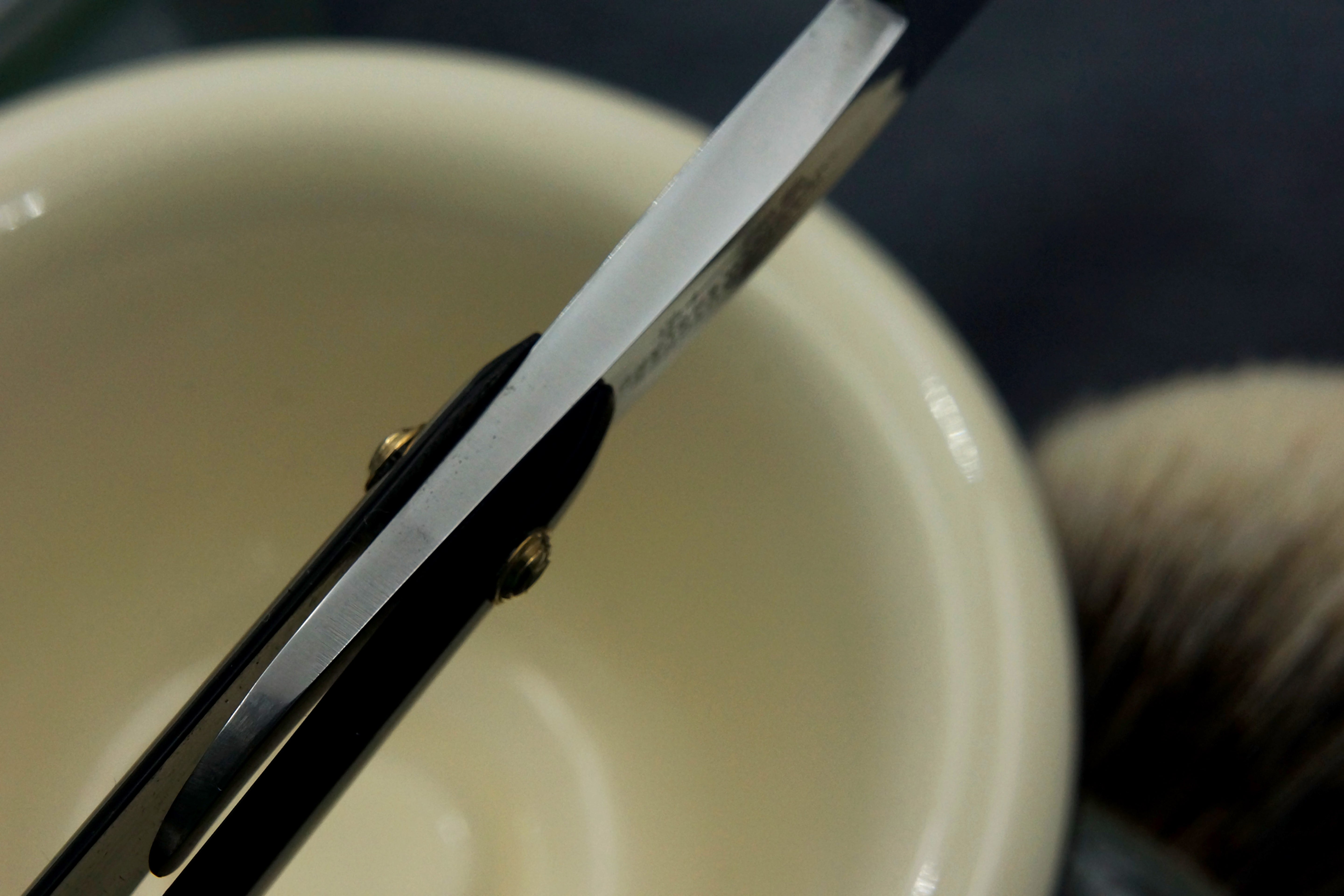 Wade & Butcher "Celebrated Extra Hollow Ground" 8/8 Blade Sheffield Straight Razor - Shave Ready