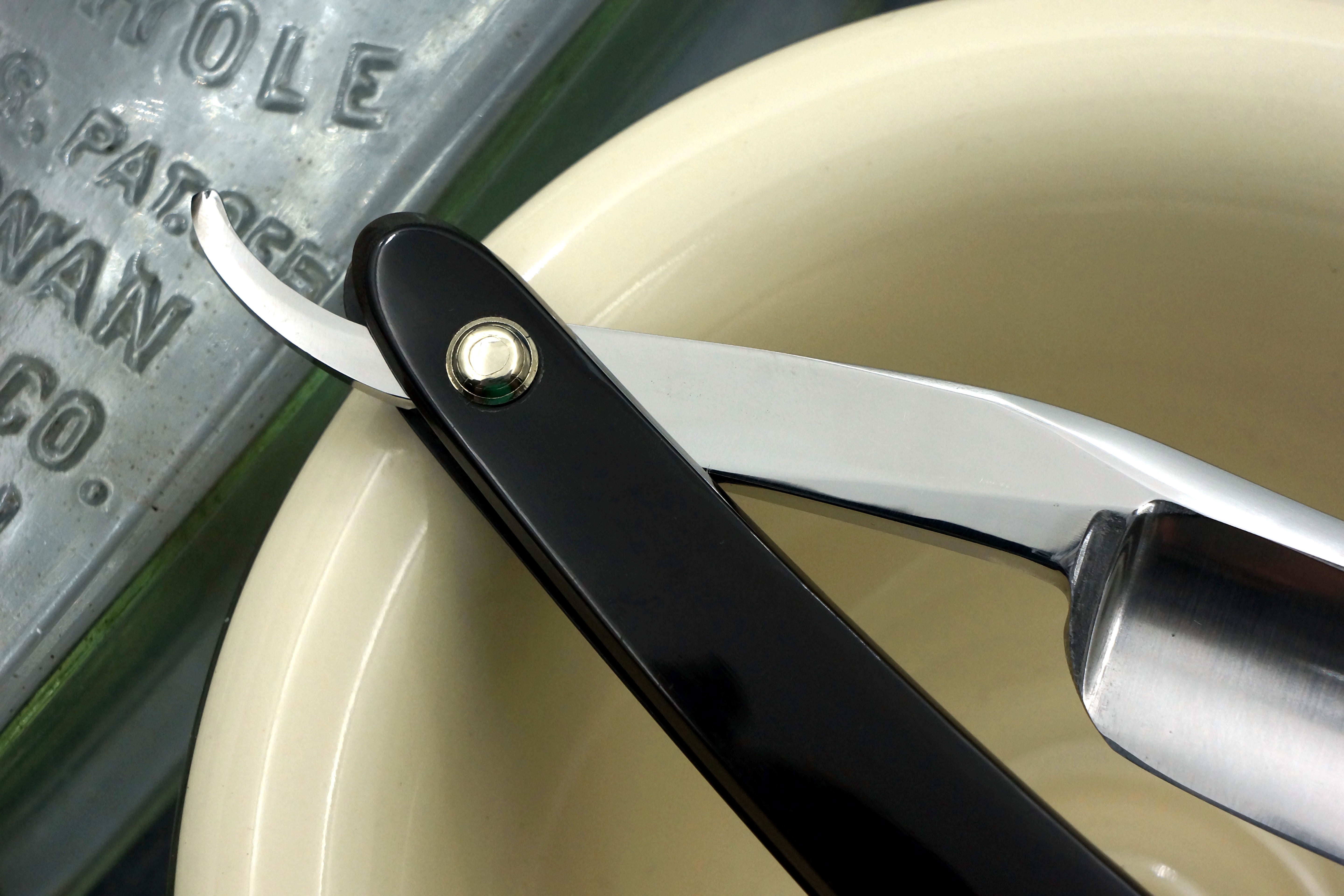 Wade & Butcher 13/16 Blade with Original Horn Scales - Fully Restored Sheffield Straight Razor - Shave Ready