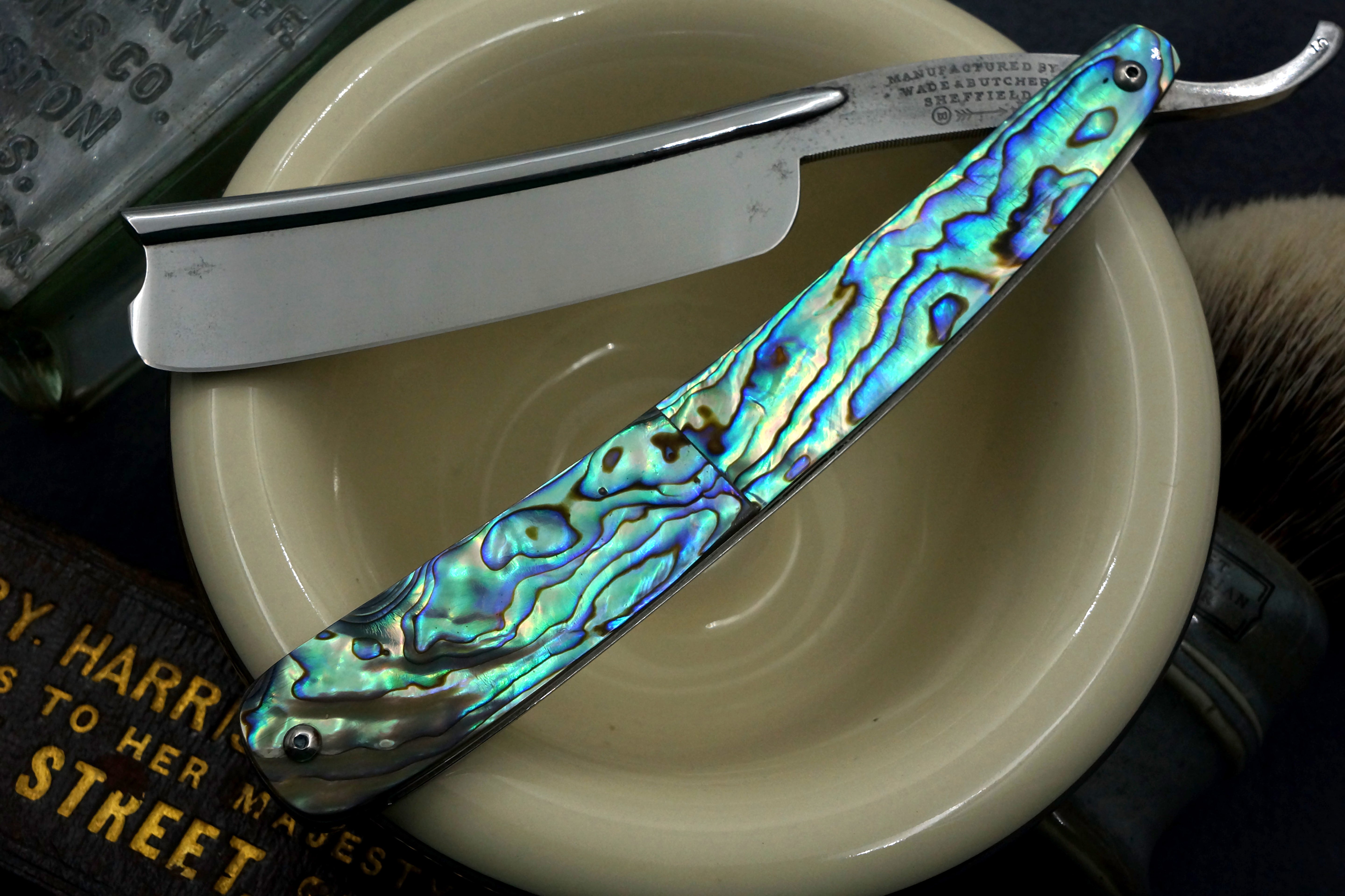 Wade & Butcher - Stunning 13/16 Frameback with Abalone Scales Sheffield Straight Razor - Shave Ready