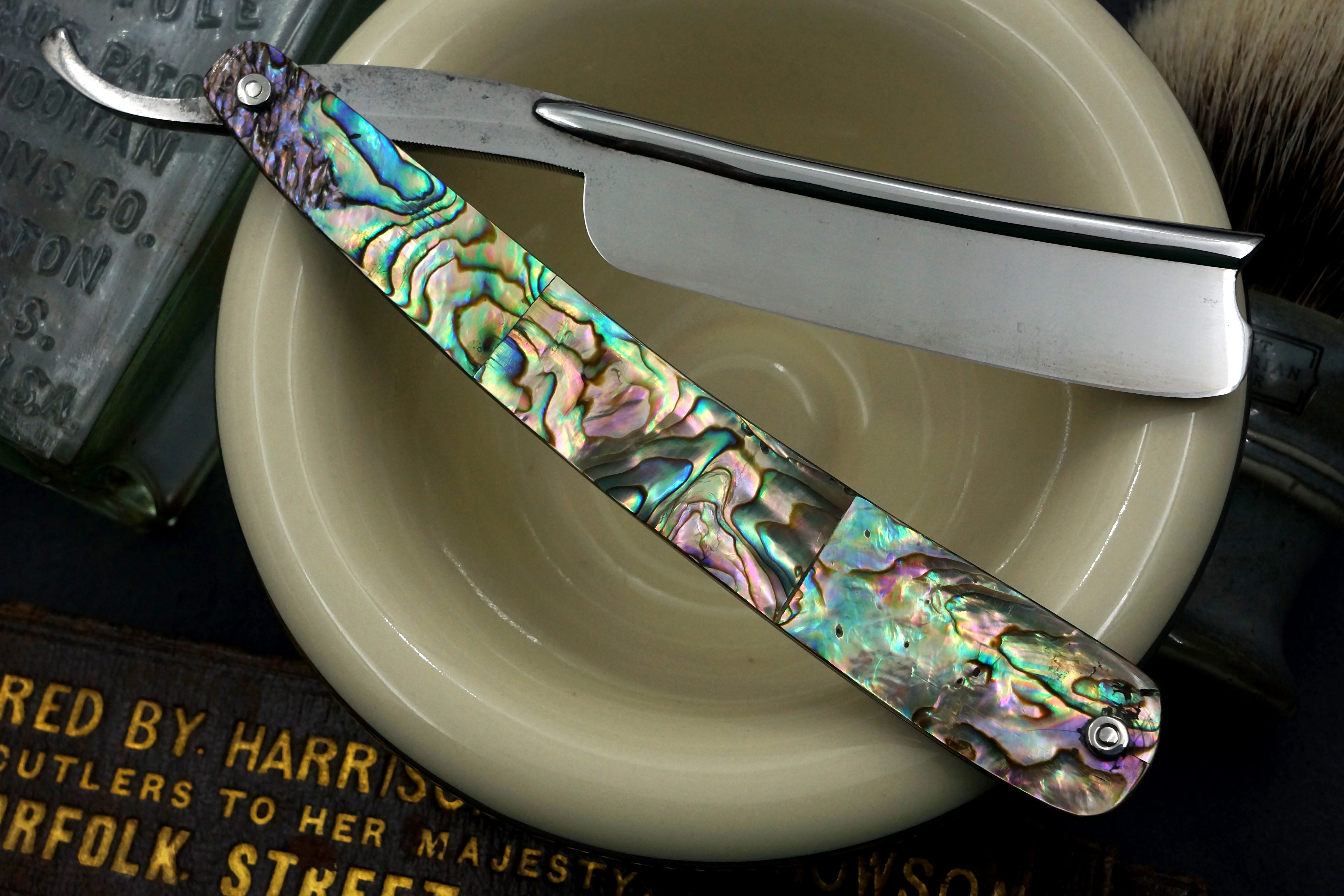 Wade & Butcher - Stunning 13/16 Frameback with Abalone Scales Sheffield Straight Razor - Shave Ready