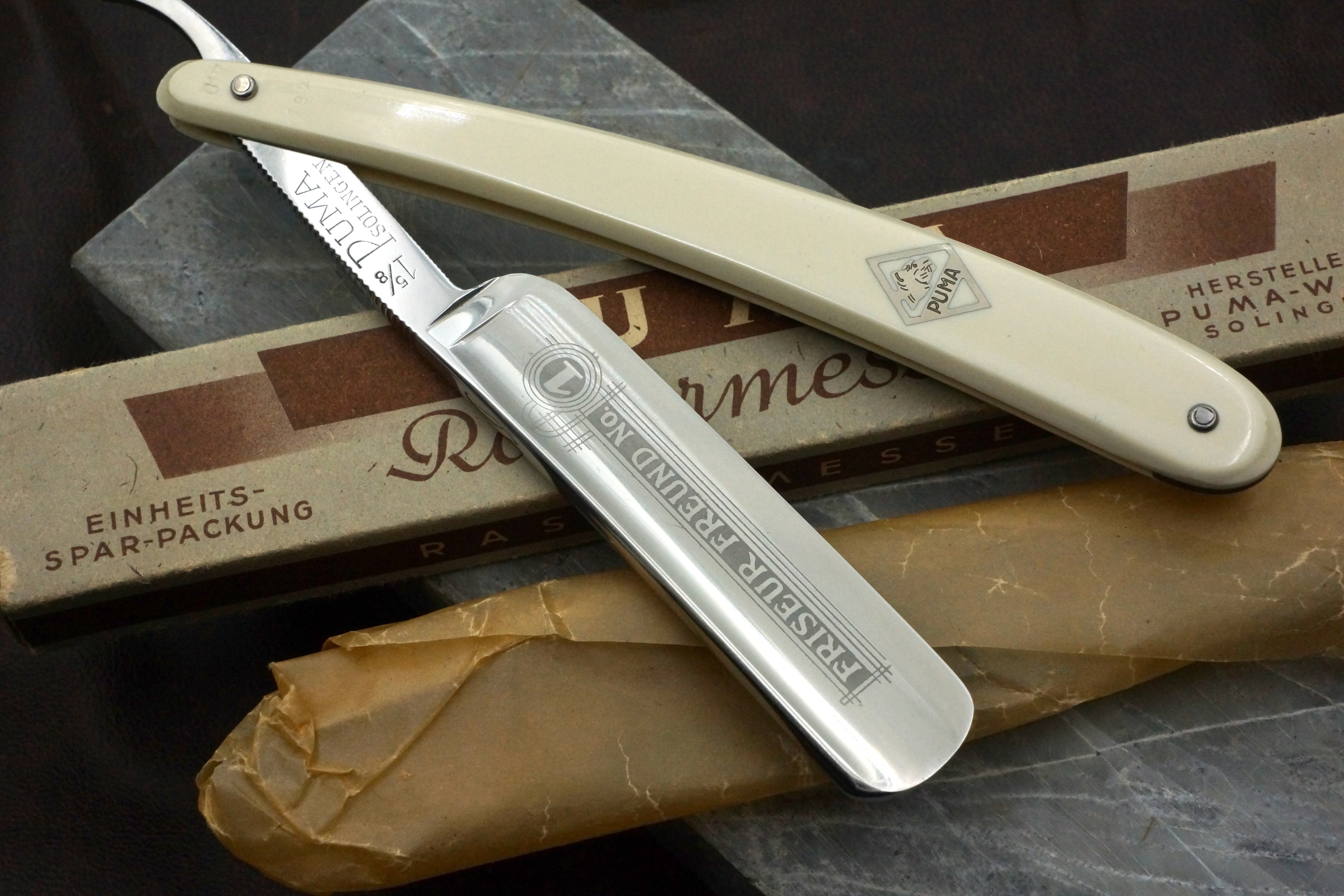 Puma No.1 "Friseur Freund" 5/8 - Near Pristine Vintage Solingen Straight Razor - Shave Ready