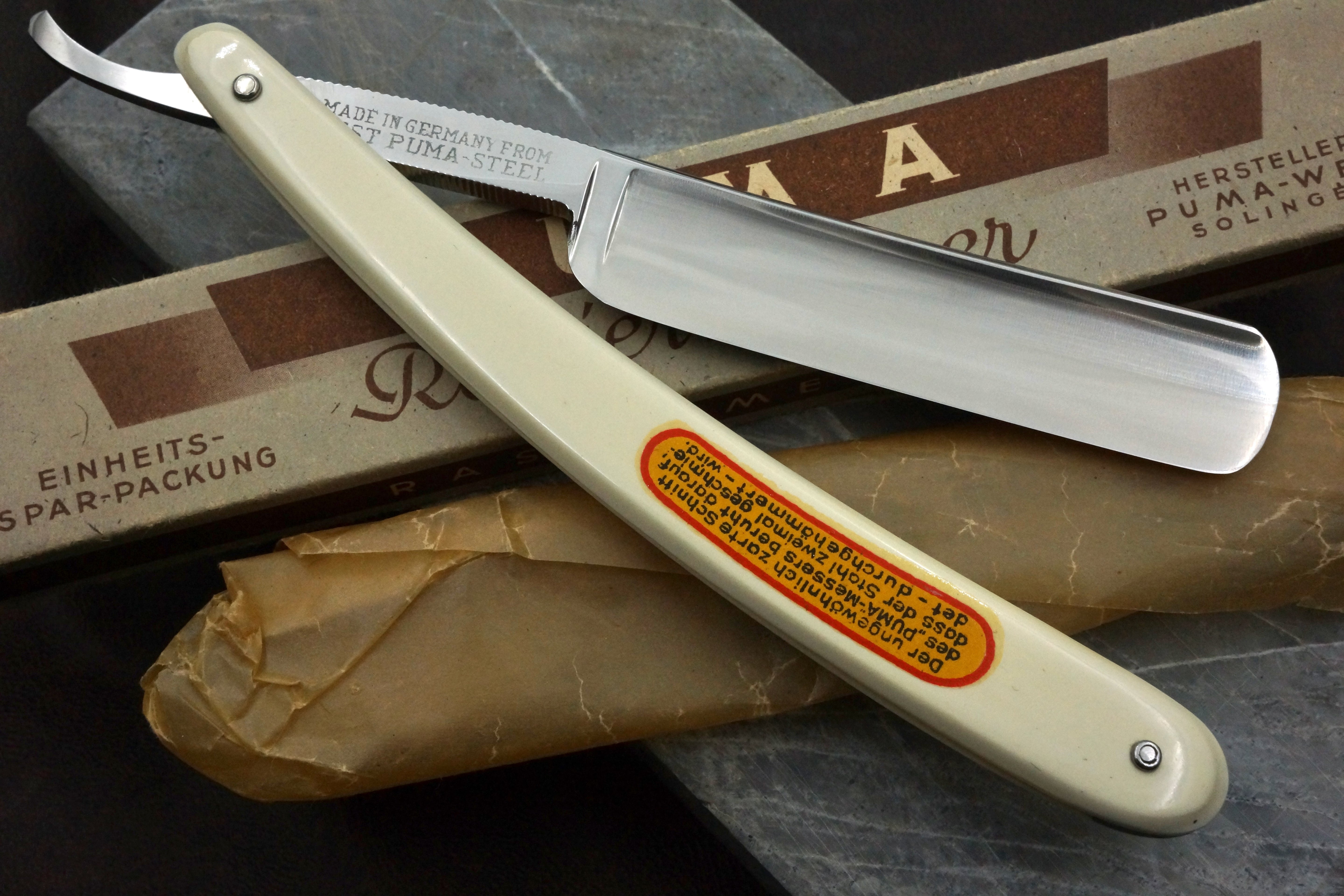 Puma No.1 "Friseur Freund" 5/8 - Near Pristine Vintage Solingen Straight Razor - Shave Ready