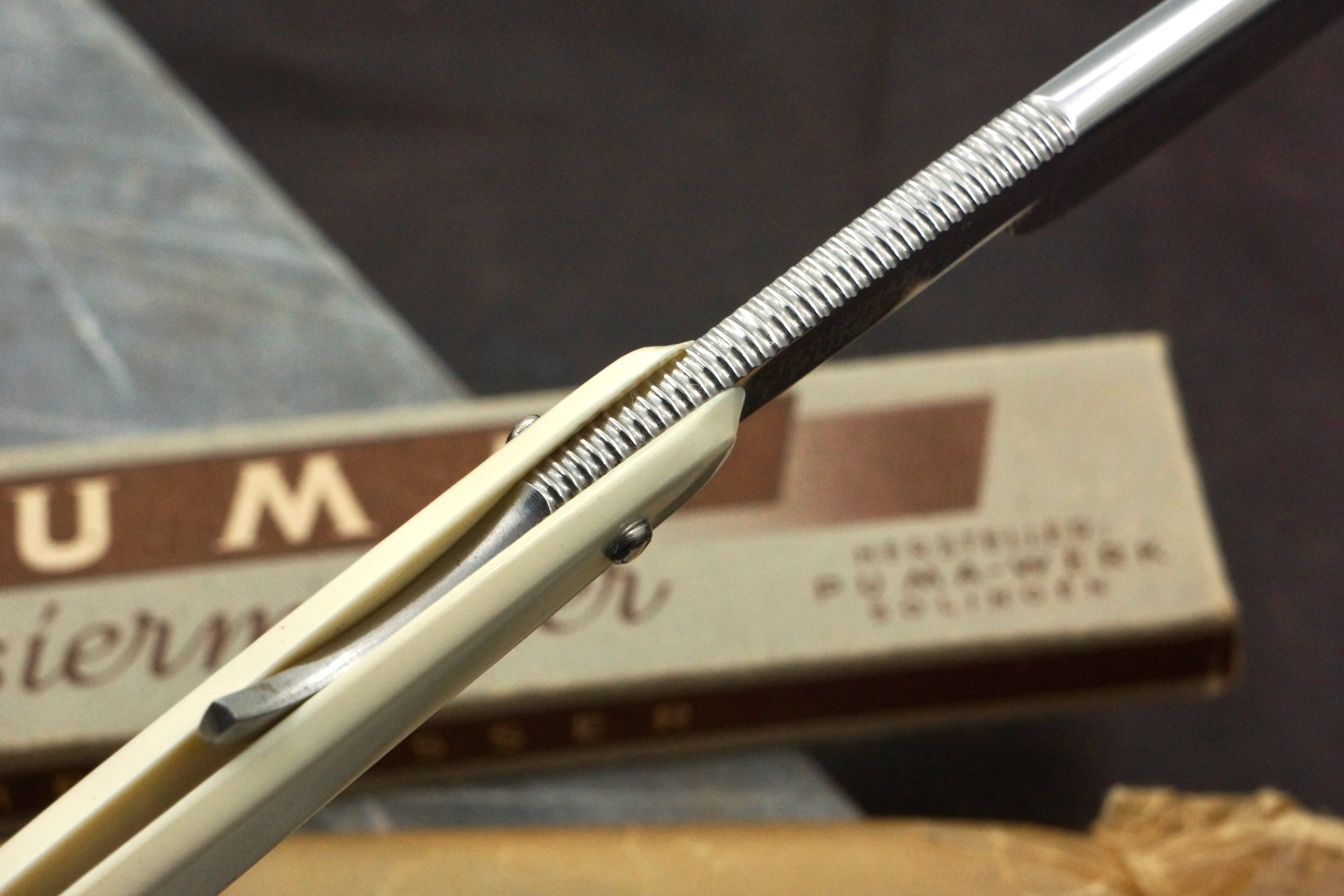 Puma No.1 "Friseur Freund" 5/8 - Near Pristine Vintage Solingen Straight Razor - Shave Ready