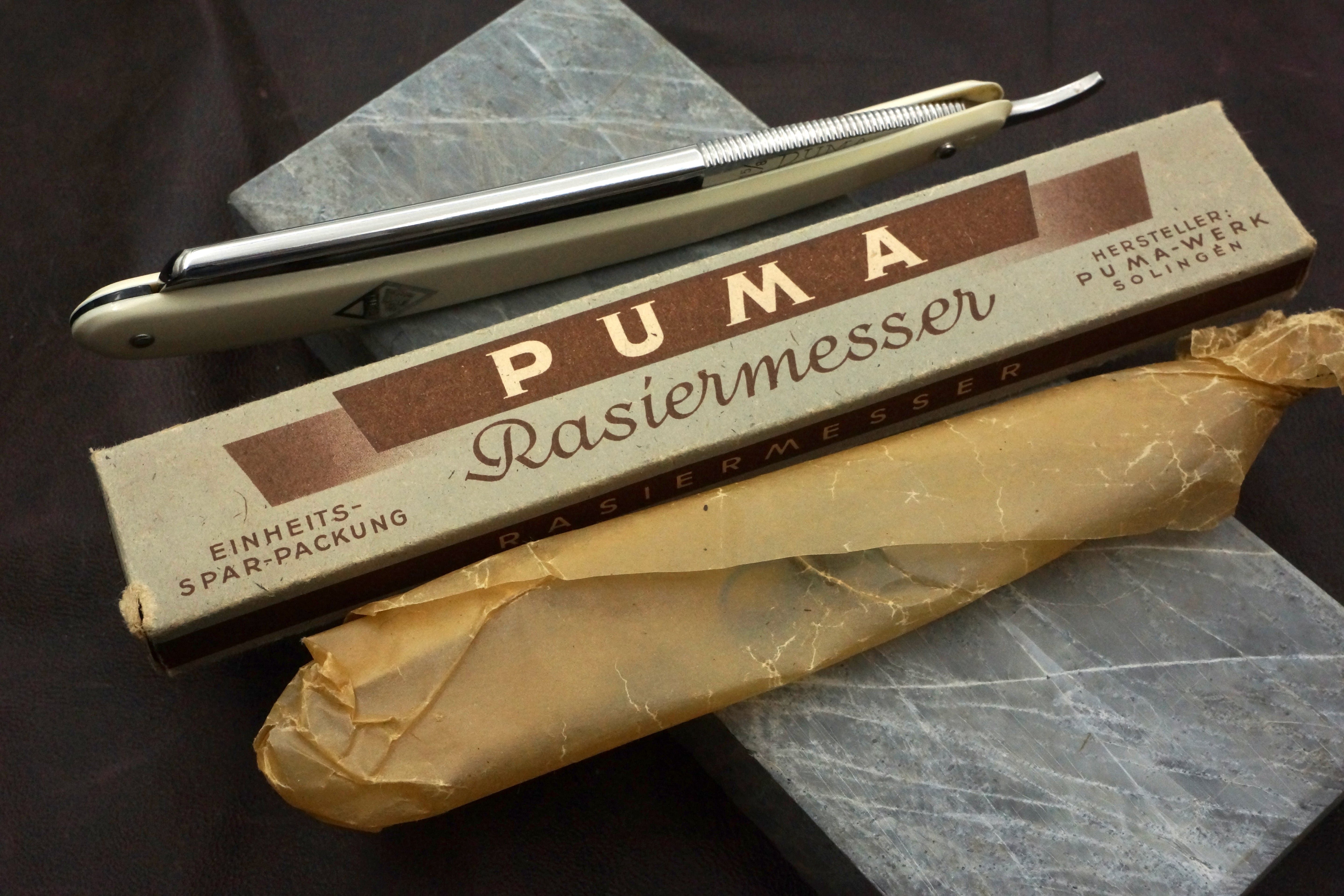 Puma No.1 "Friseur Freund" 5/8 - Near Pristine Vintage Solingen Straight Razor - Shave Ready