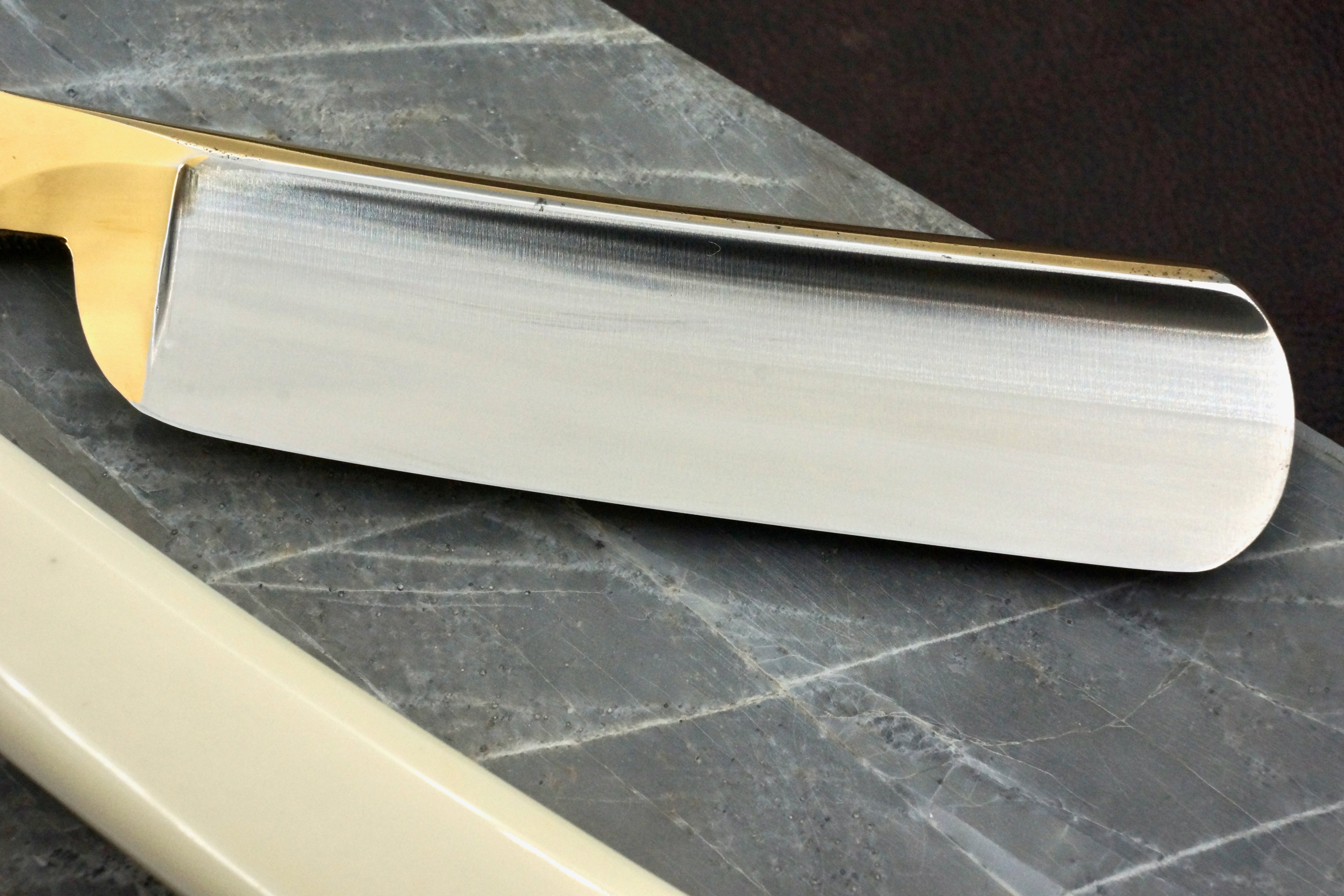 Hüsgen & Ern - Near Pristine Fancy 6/8 Blade - Vintage Solingen Straight Razor - Shave Ready