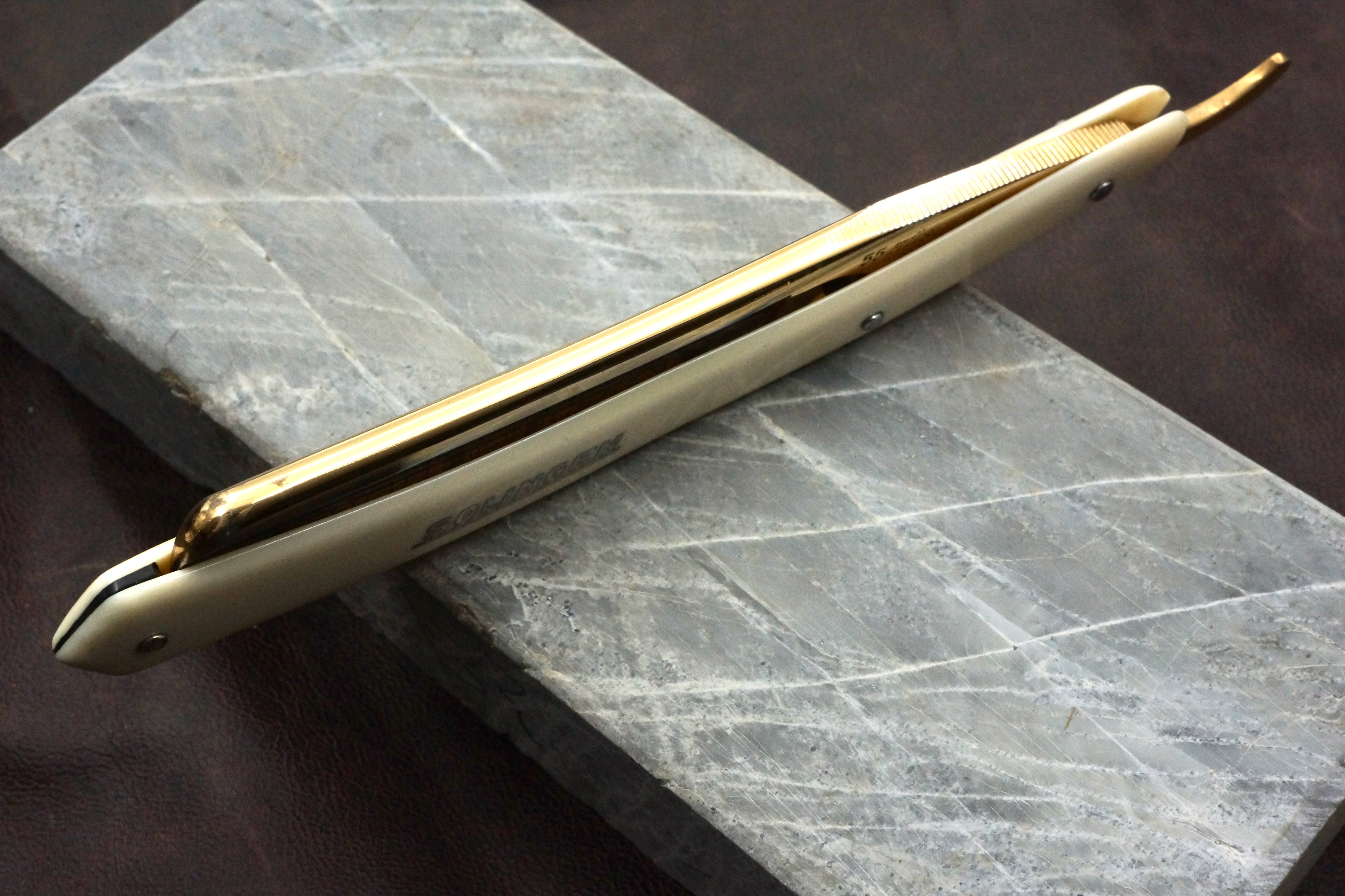 Hüsgen & Ern - Near Pristine Fancy 6/8 Blade - Vintage Solingen Straight Razor - Shave Ready