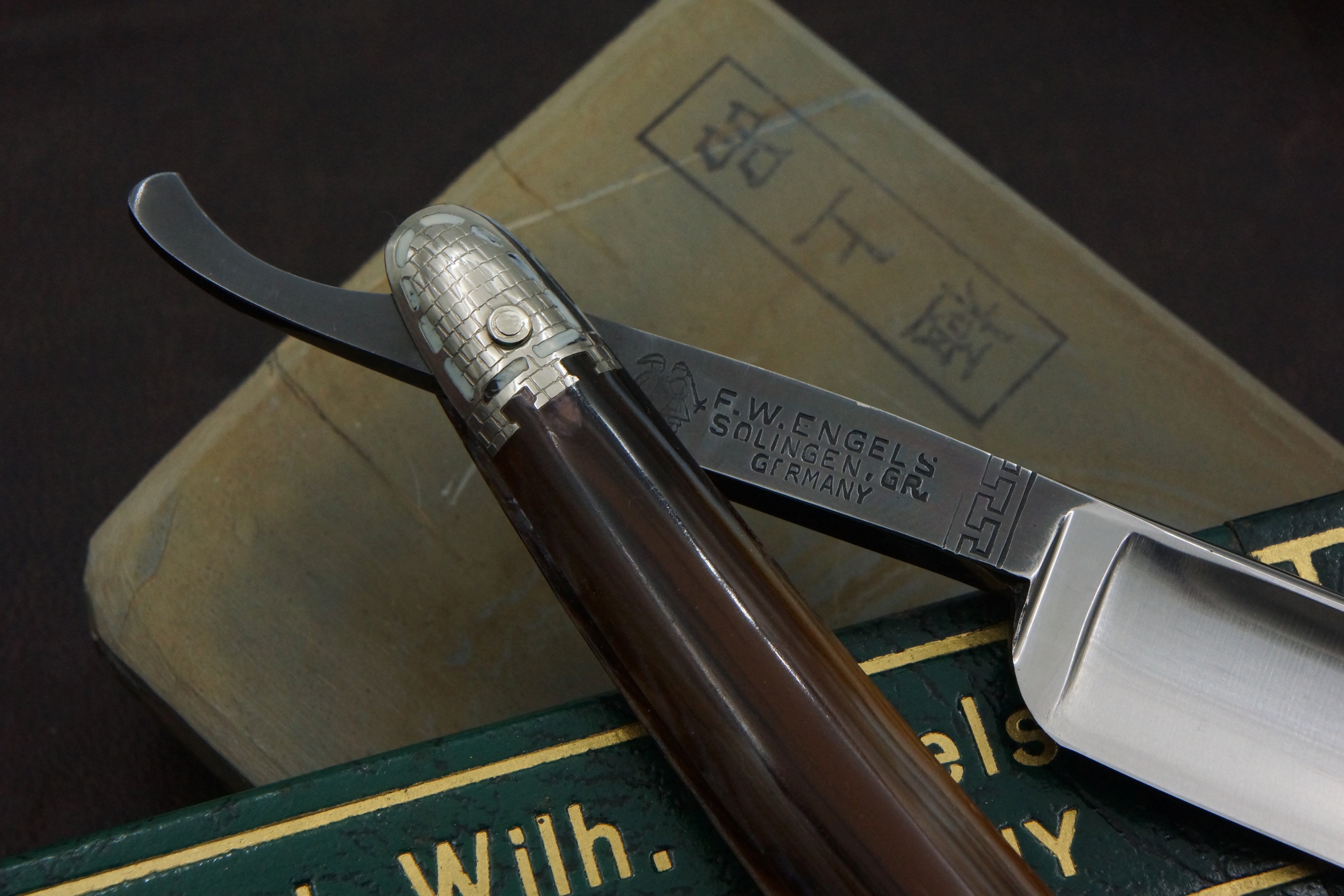 F.W. Engels "Leader" - Near Pristine 5/8 Full Hollow Blade - Vintage Solingen Straight Razor - Shave Ready