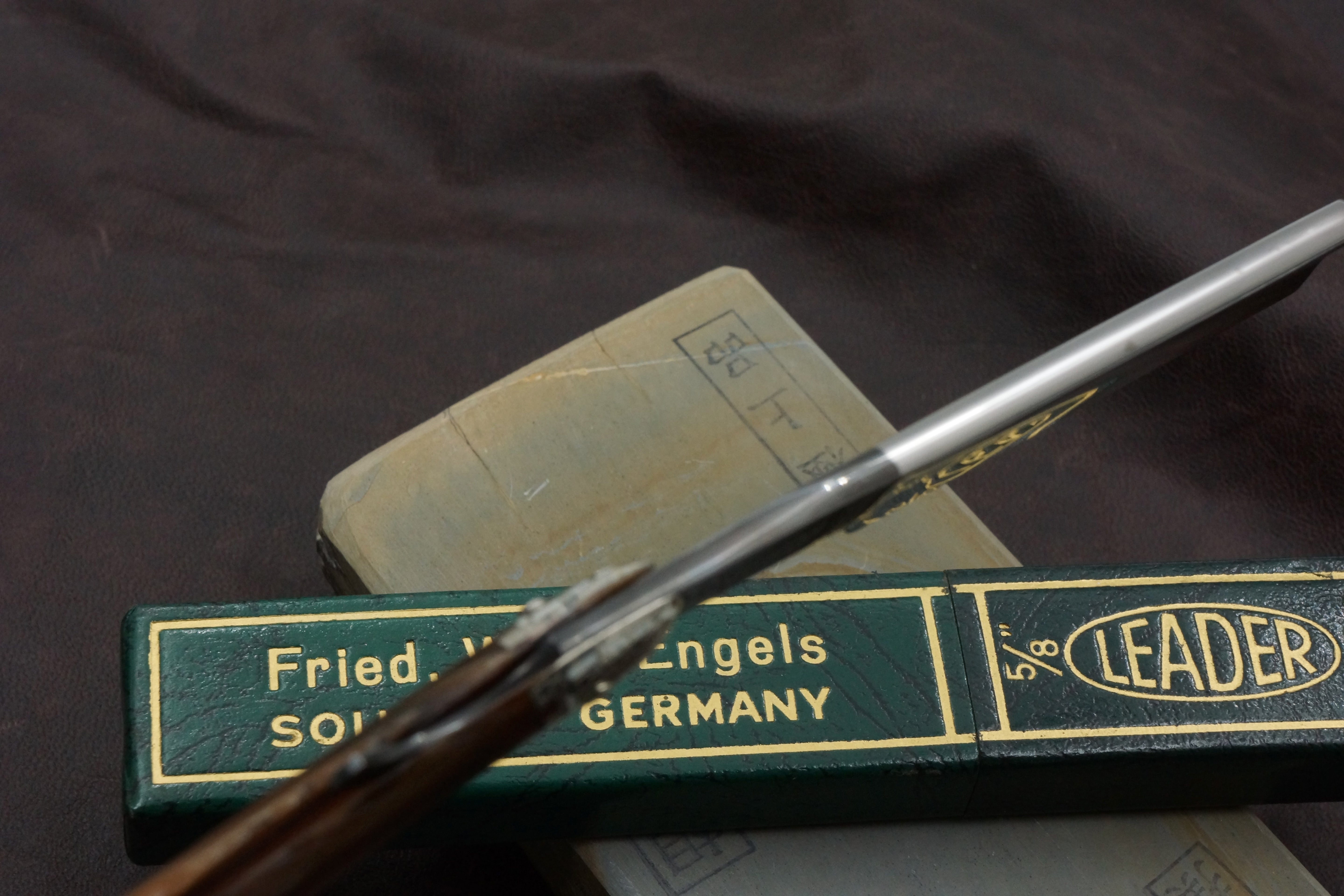 F.W. Engels "Leader" - Near Pristine 5/8 Full Hollow Blade - Vintage Solingen Straight Razor - Shave Ready