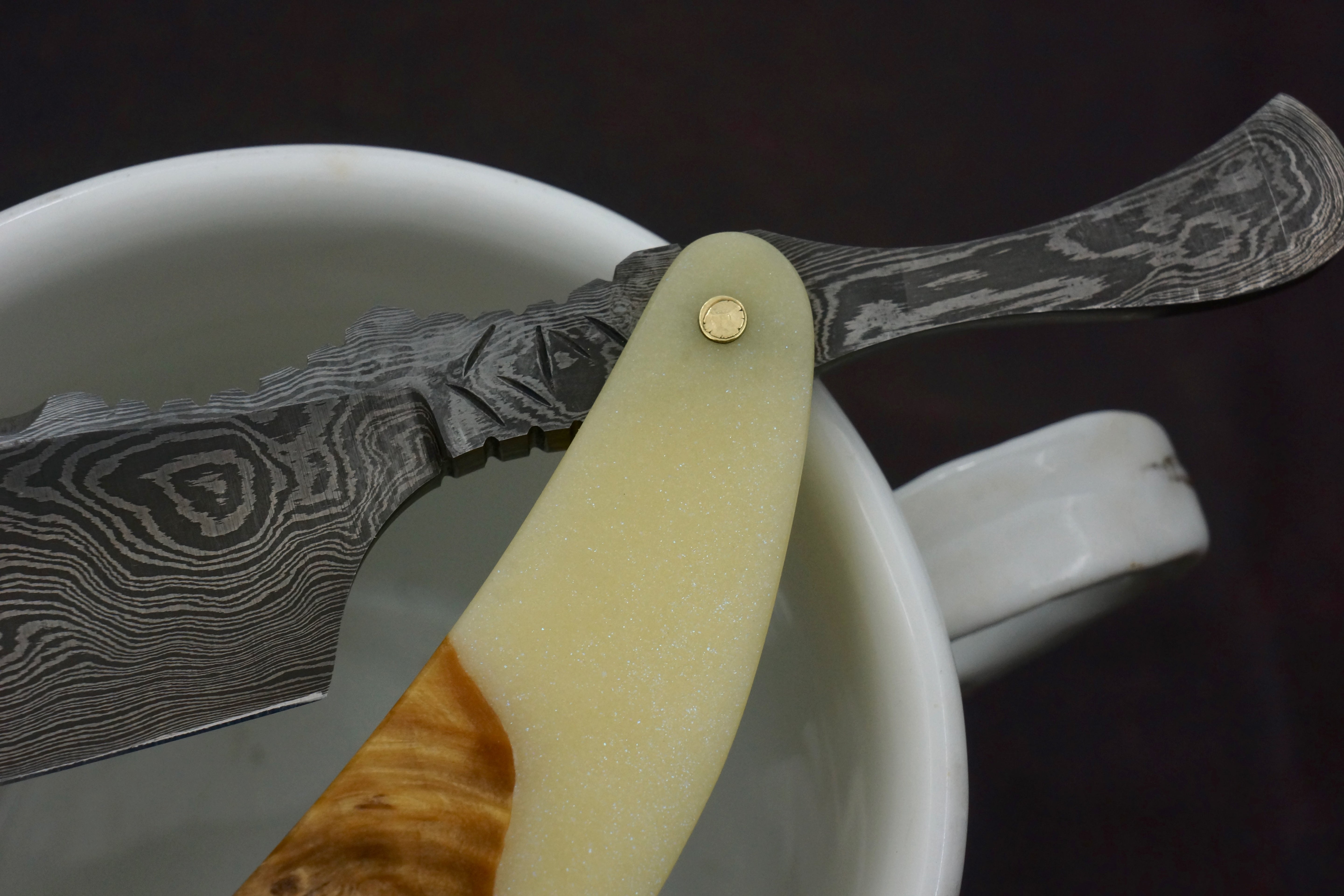 Snail Forge 15/16+ Damascus Steel Blade - Preowned Custom Straight Razor - Shave Ready