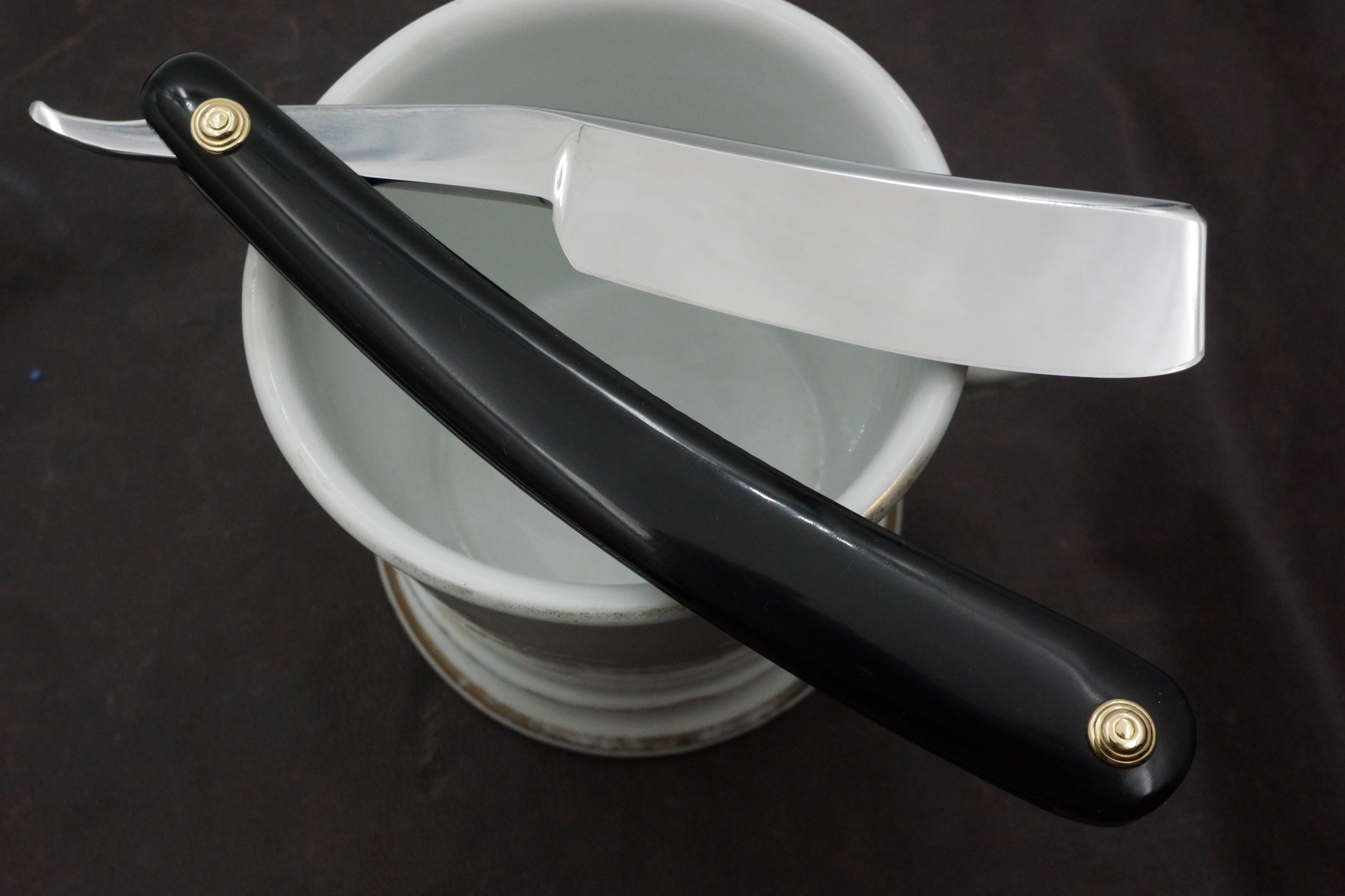 Ashton & Jackson "Improved Silver Steel - 15/16" Blade with New Horn Scales - Restored Sheffield Straight Razor - Shave Ready