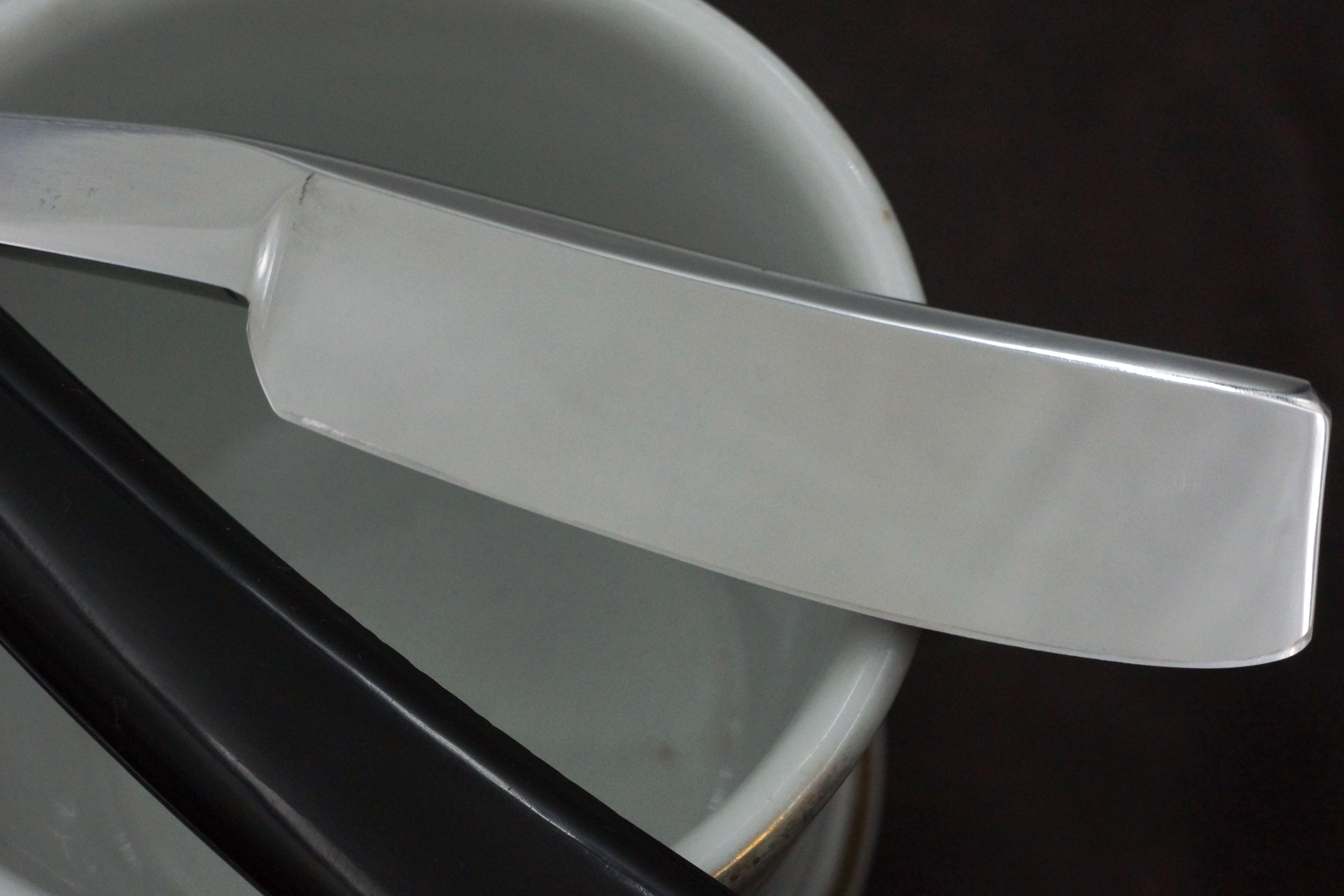 Ashton & Jackson "Improved Silver Steel - 15/16" Blade with New Horn Scales - Restored Sheffield Straight Razor - Shave Ready