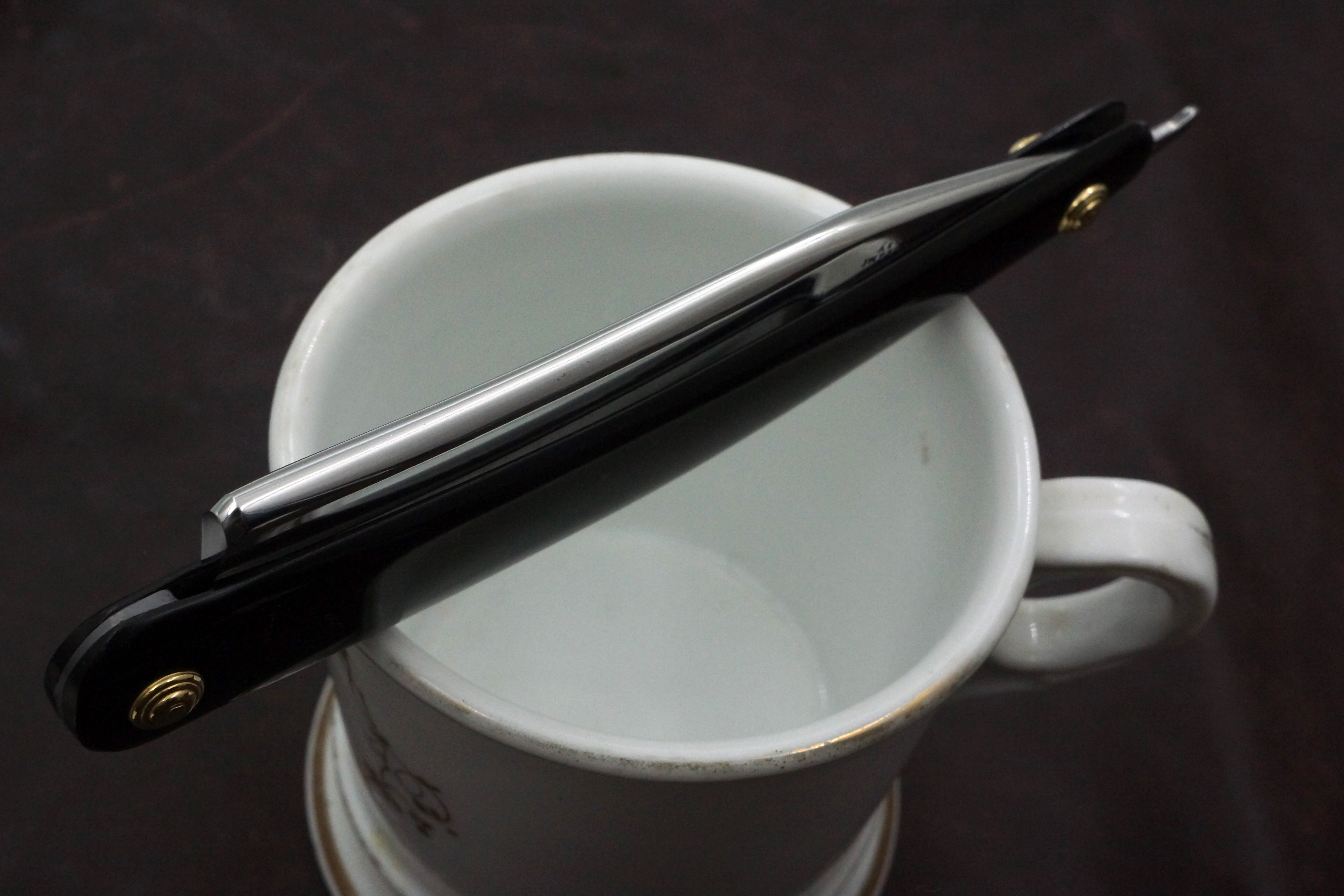 Ashton & Jackson "Improved Silver Steel - 15/16" Blade with New Horn Scales - Restored Sheffield Straight Razor - Shave Ready