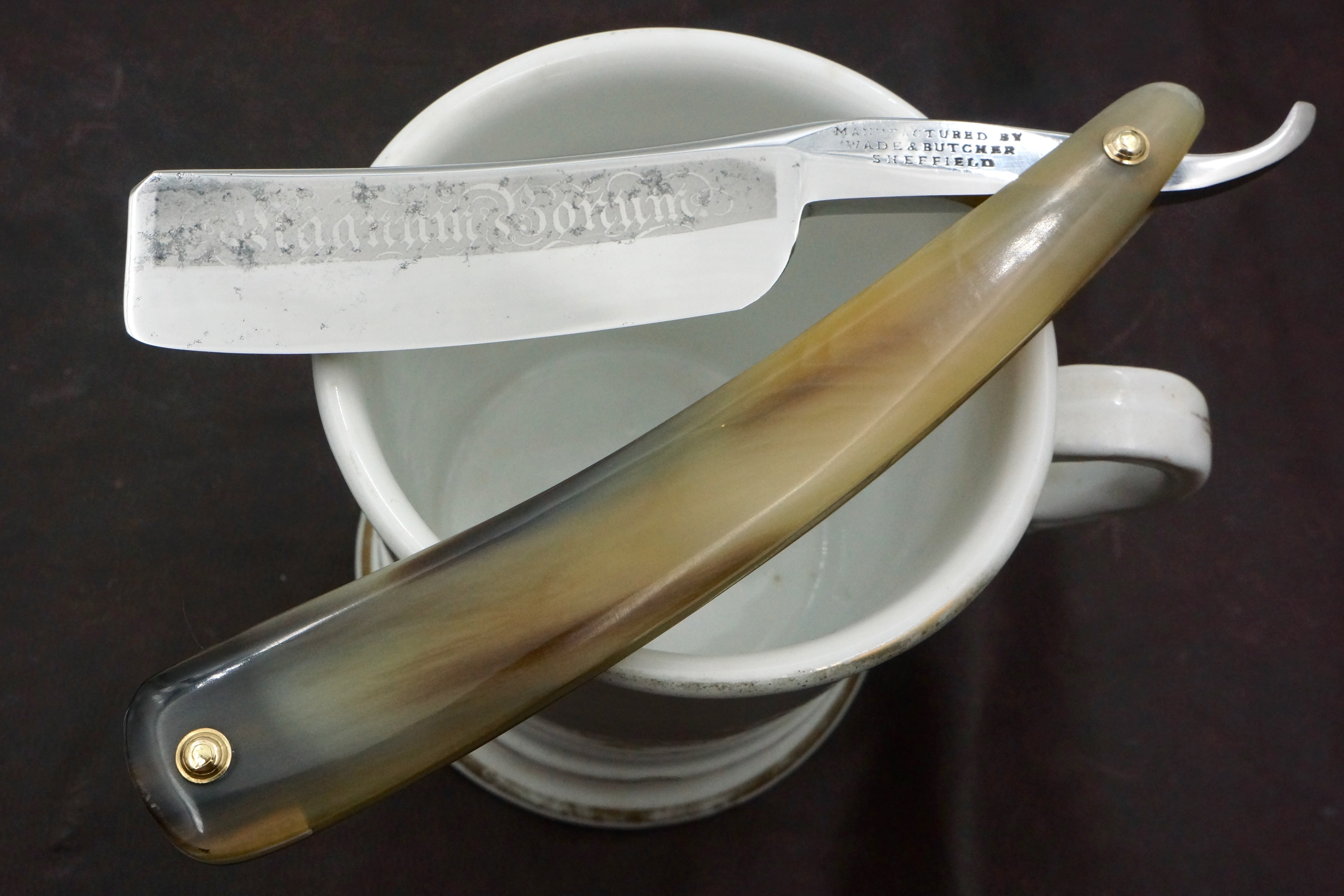 Wade & Butcher "Magnum Bonum" - 15/16" Blade with New Horn Scales - Restored Sheffield Straight Razor - Shave Ready