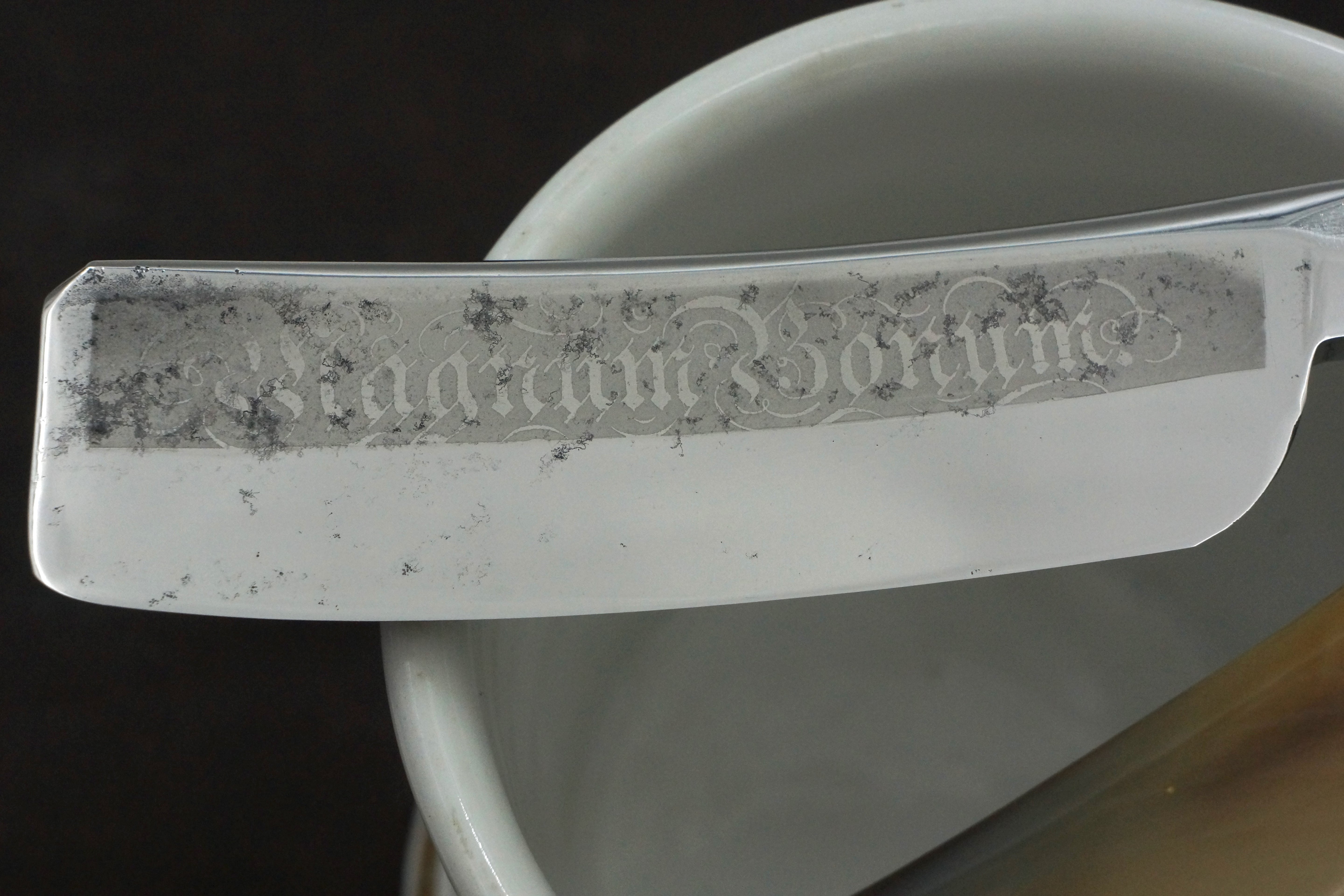 Wade & Butcher "Magnum Bonum" - 15/16" Blade with New Horn Scales - Restored Sheffield Straight Razor - Shave Ready