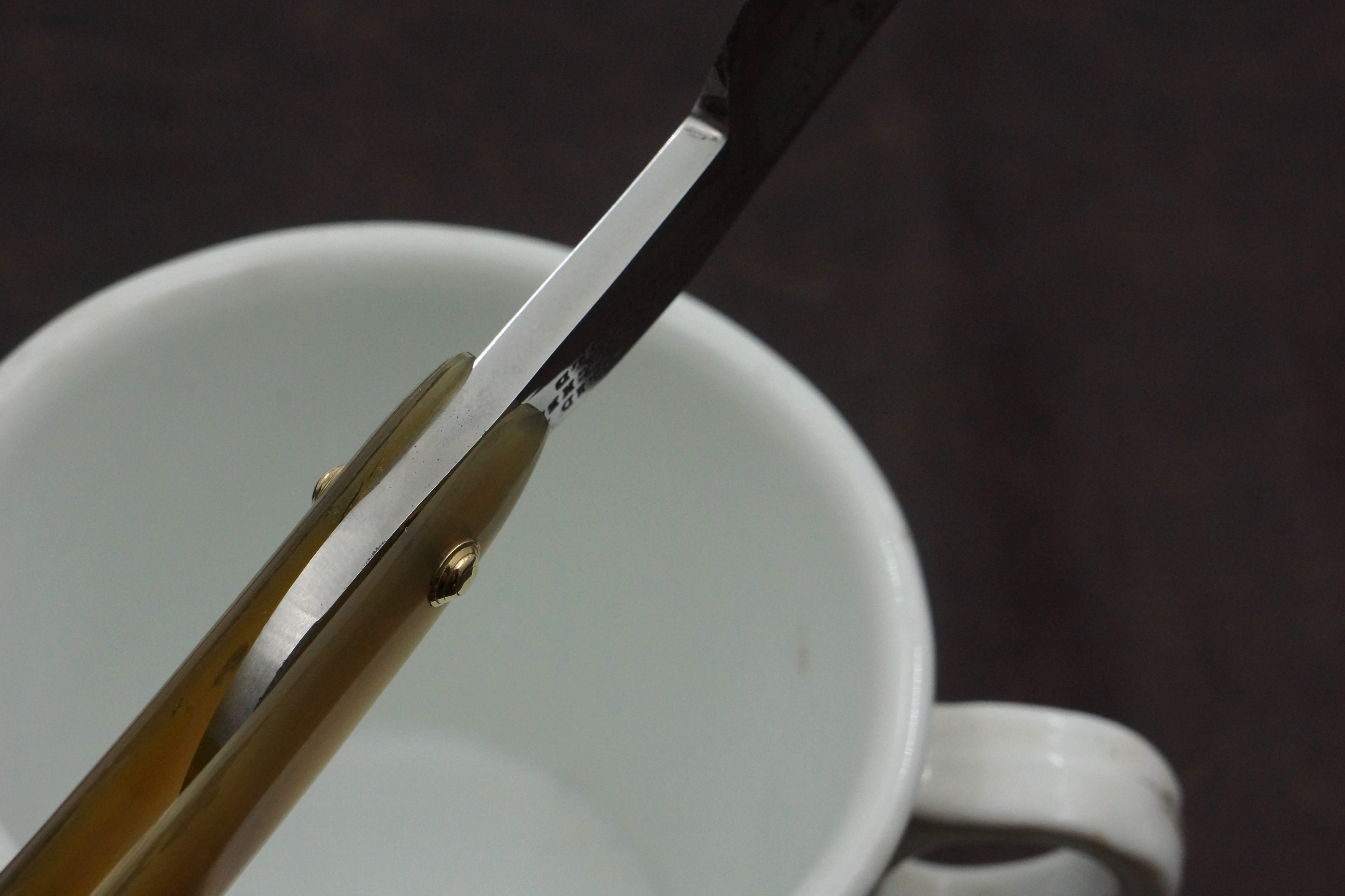 Wade & Butcher "Magnum Bonum" - 15/16" Blade with New Horn Scales - Restored Sheffield Straight Razor - Shave Ready