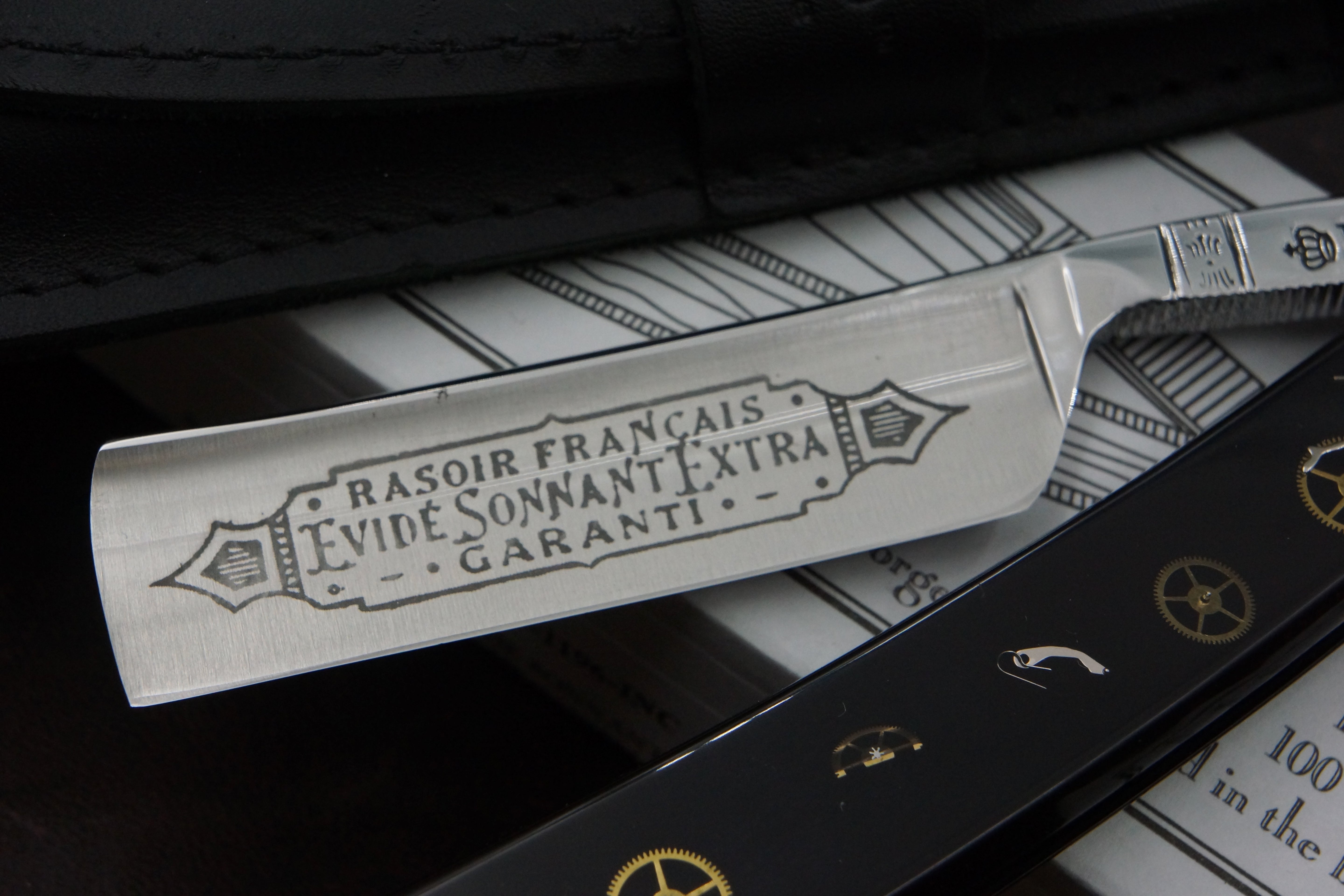 Thiers Issard "Evide Sonnant" 6/8 Full Hollow Blade Mechanism Scales - Preowned French Straight Razor - Shave Ready