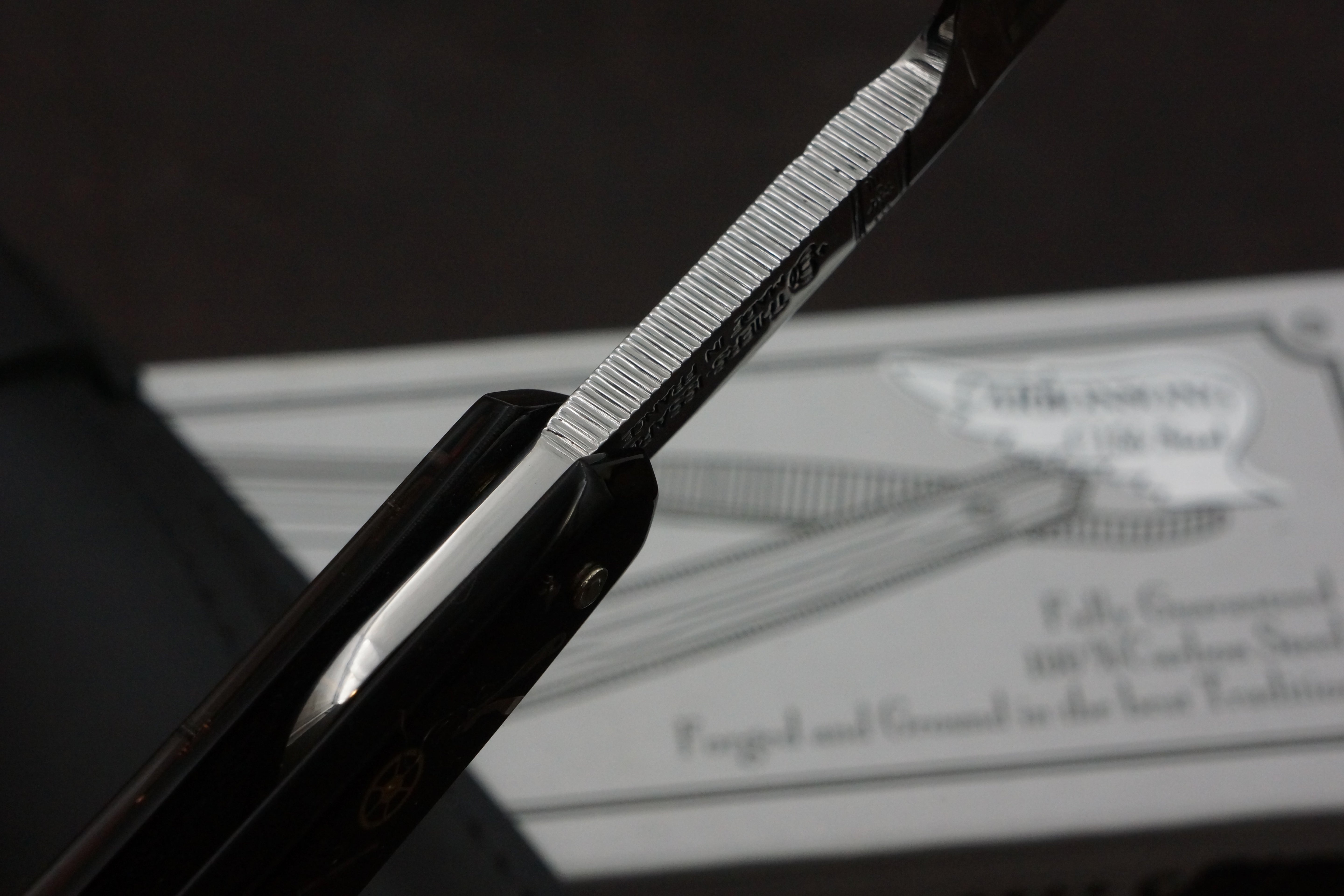Thiers Issard "Evide Sonnant" 6/8 Full Hollow Blade Mechanism Scales - Preowned French Straight Razor - Shave Ready