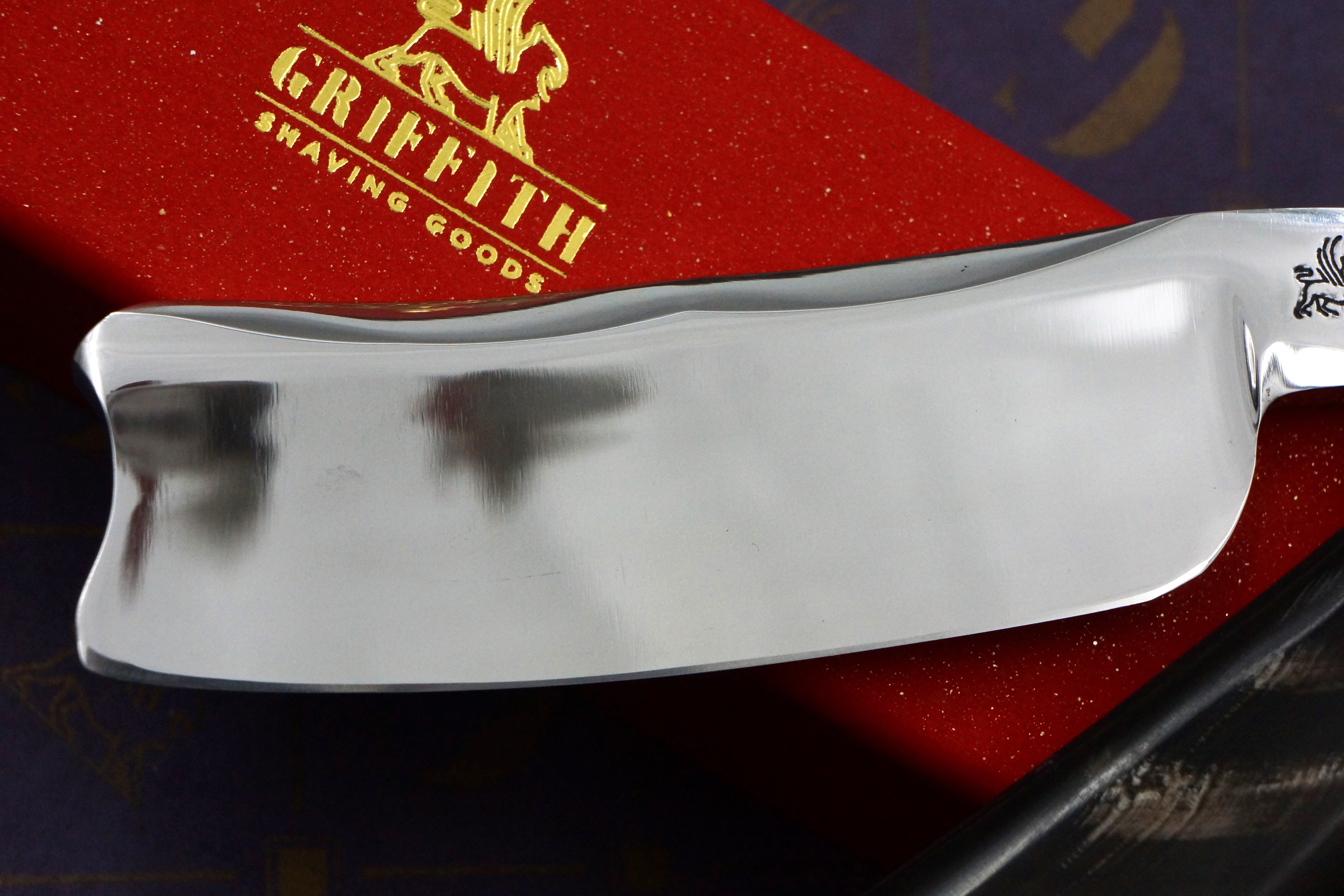 Griffith 1084 Steel 17/16 Quarter Hollow Fancy Blade - Horn Scales Artisan Straight Razor