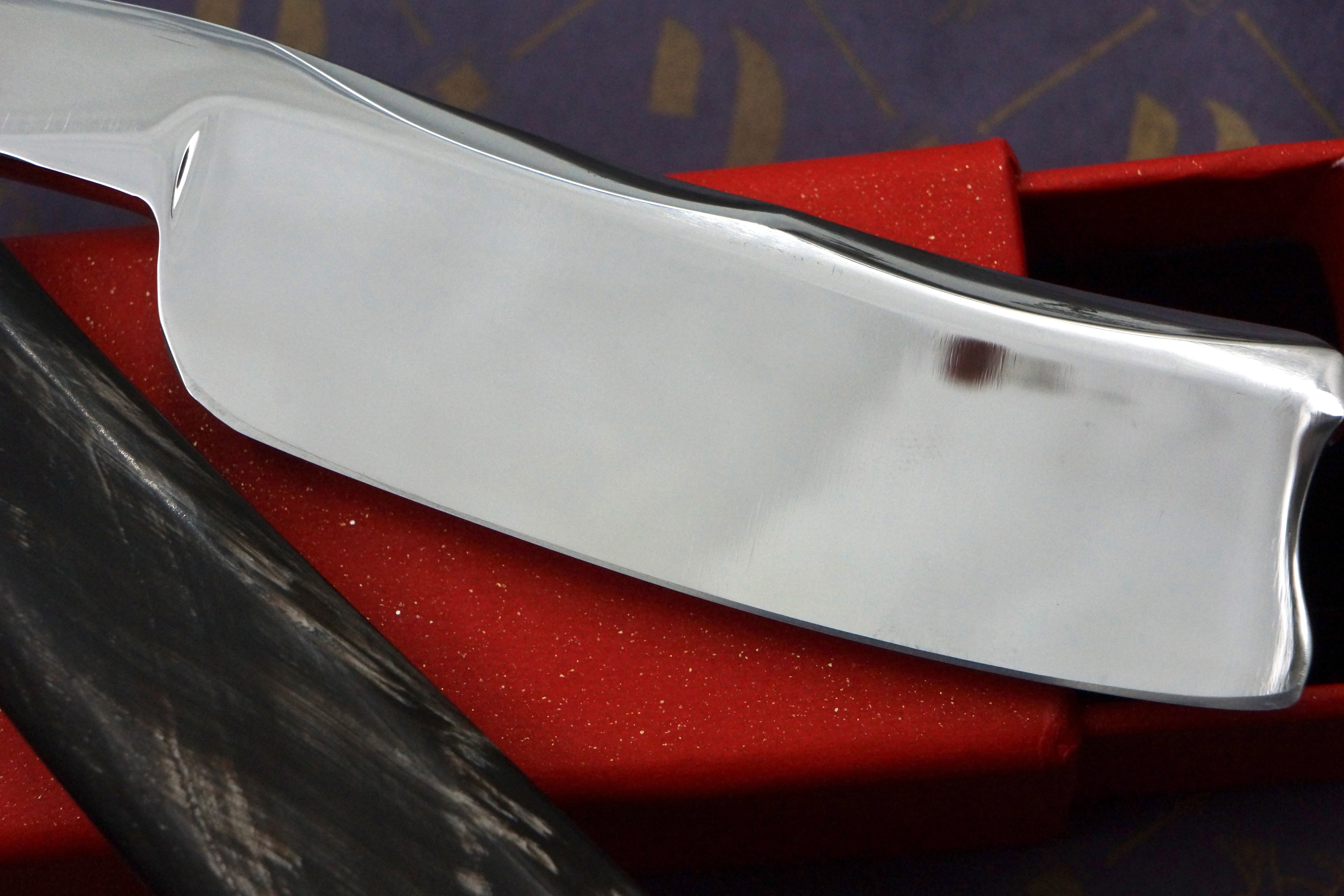 Griffith 1084 Steel 17/16 Quarter Hollow Fancy Blade - Horn Scales Artisan Straight Razor