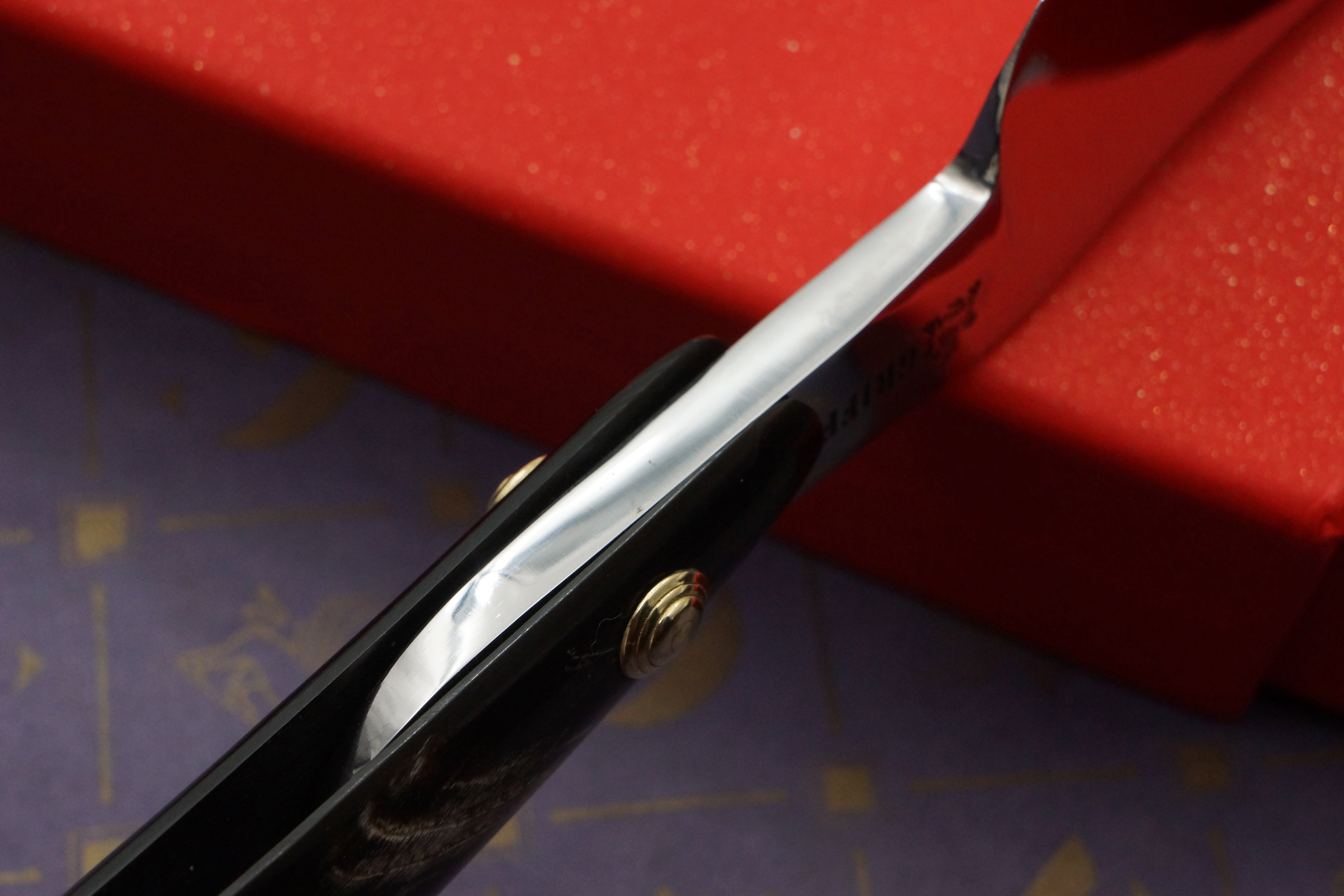 Griffith 1084 Steel 17/16 Quarter Hollow Fancy Blade - Horn Scales Artisan Straight Razor