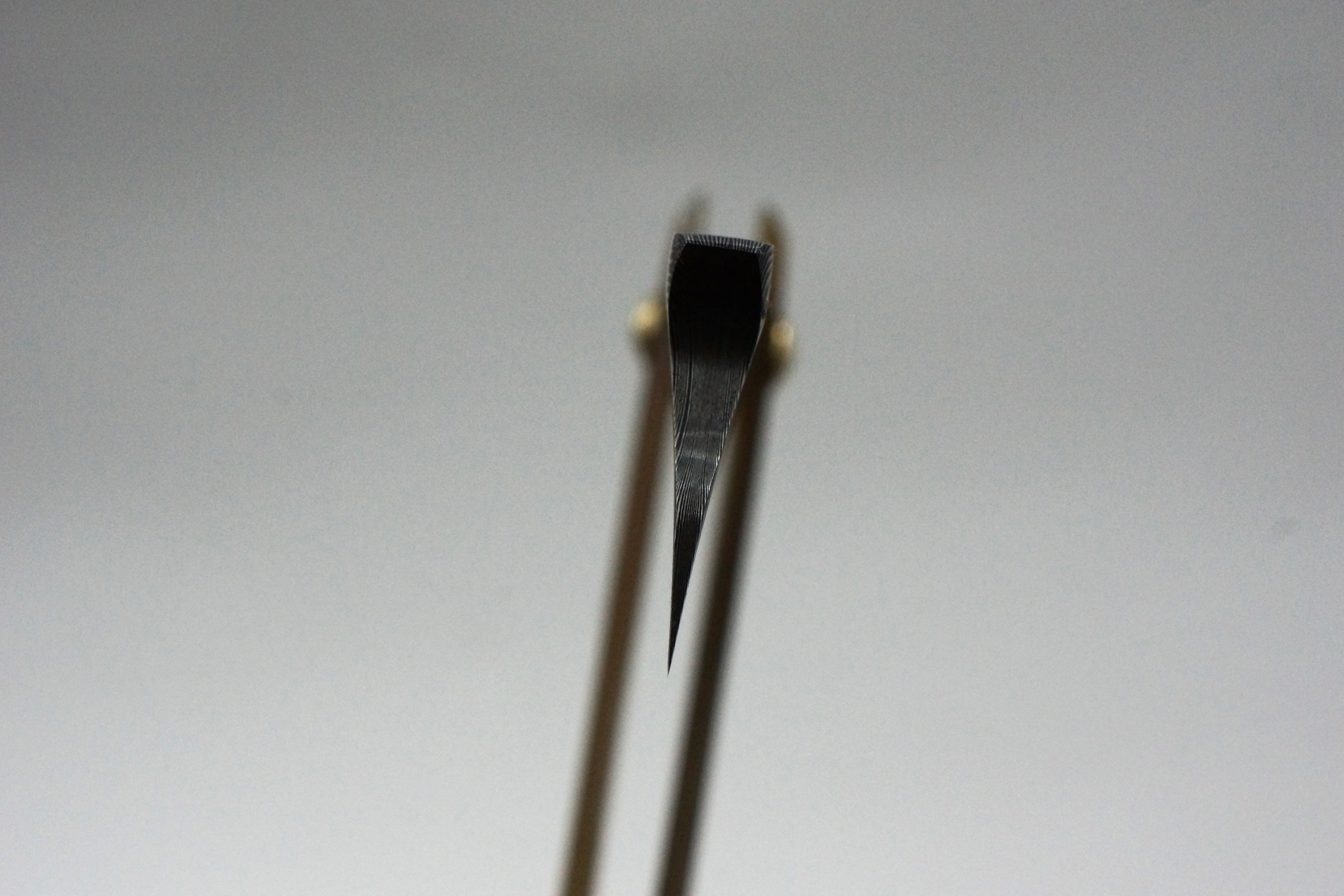 Griffith 9/8 Damascus Quarter Hollow - Blonde Horn Scales Artisan Straight Razor