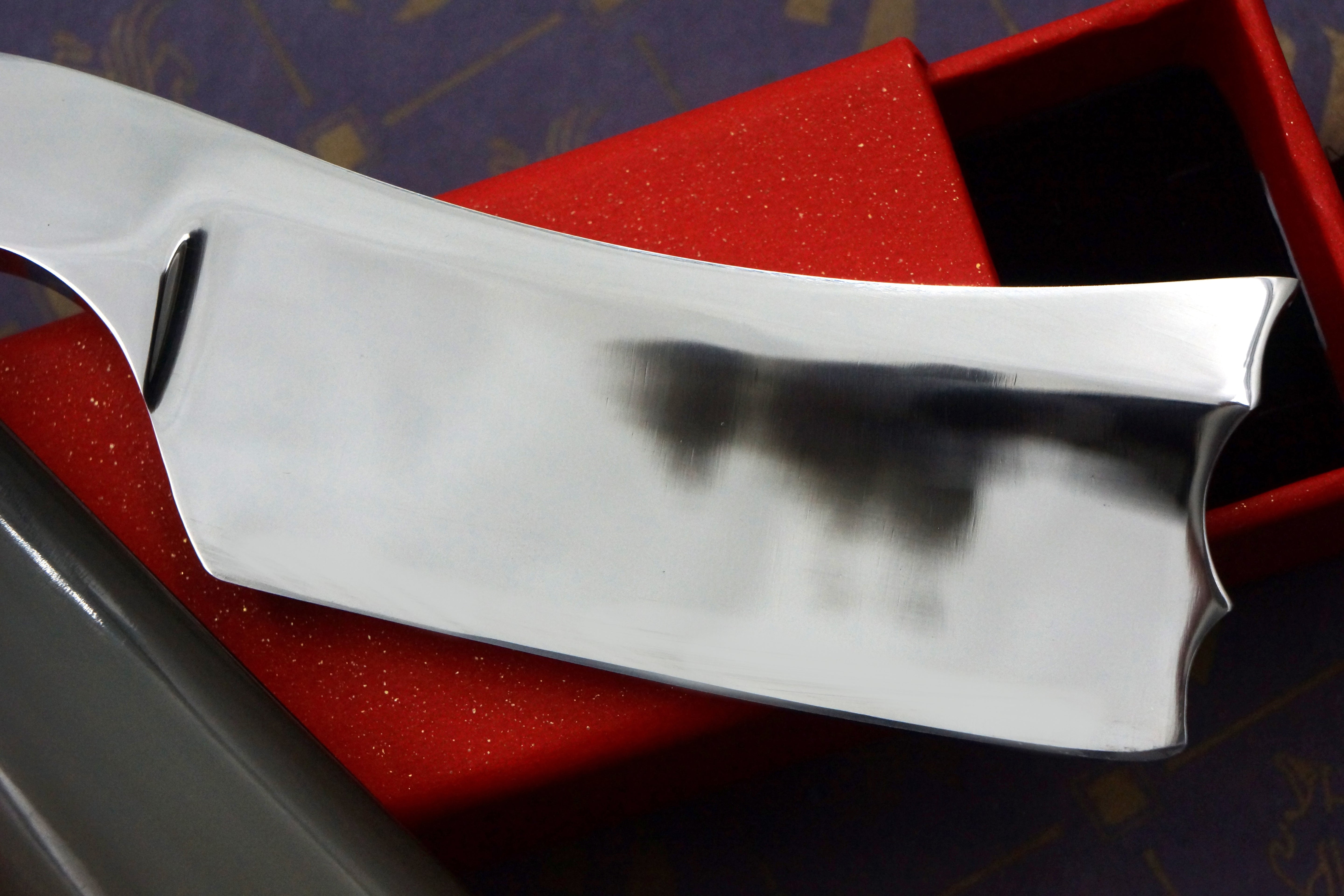 Griffith 1084 Steel 9/8 Quarter Hollow Fancy Blade - Horn Scales Artisan Straight Razor