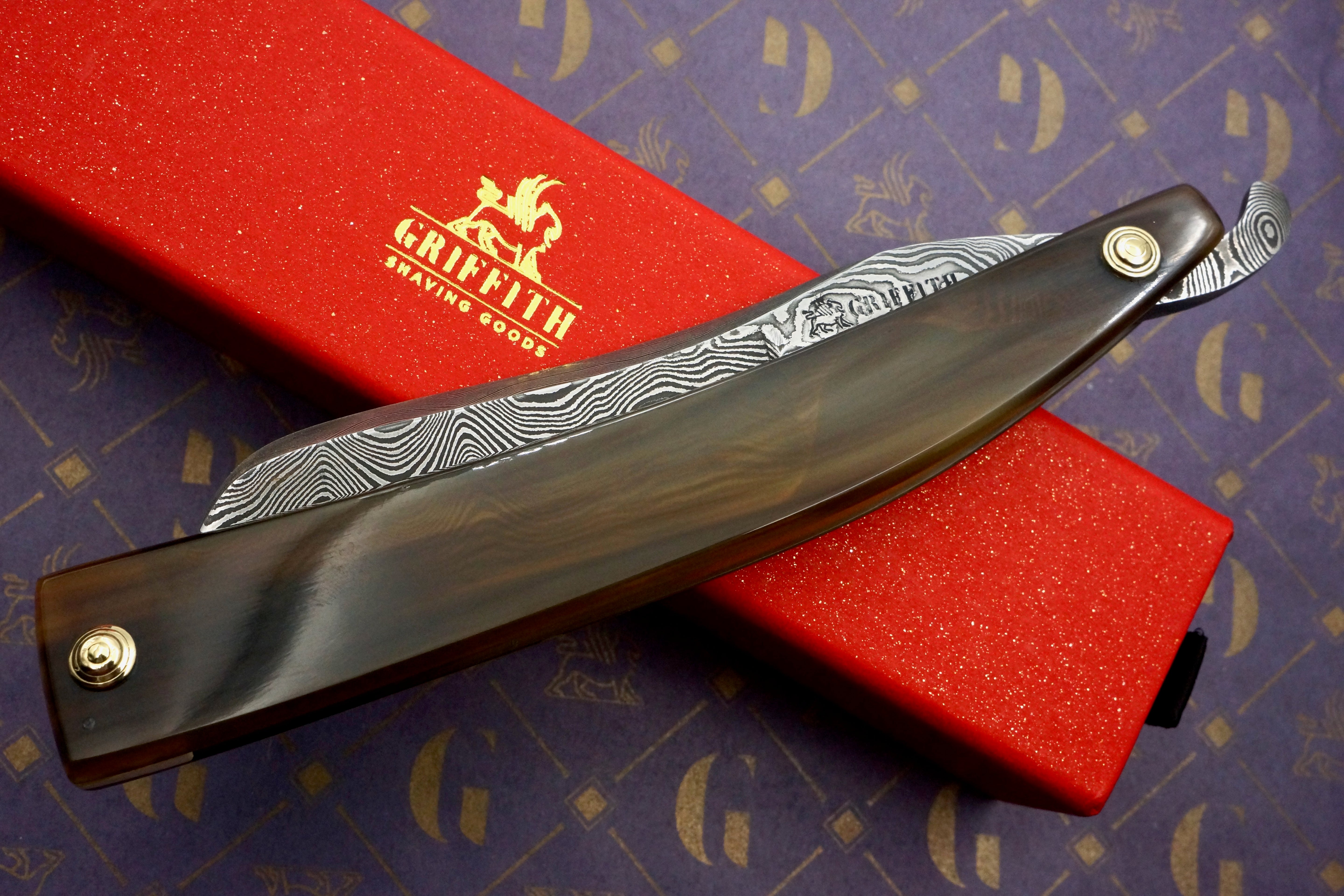 Griffith 8/8 Damascus Quarter Hollow - Horn Scales Artisan Straight Razor