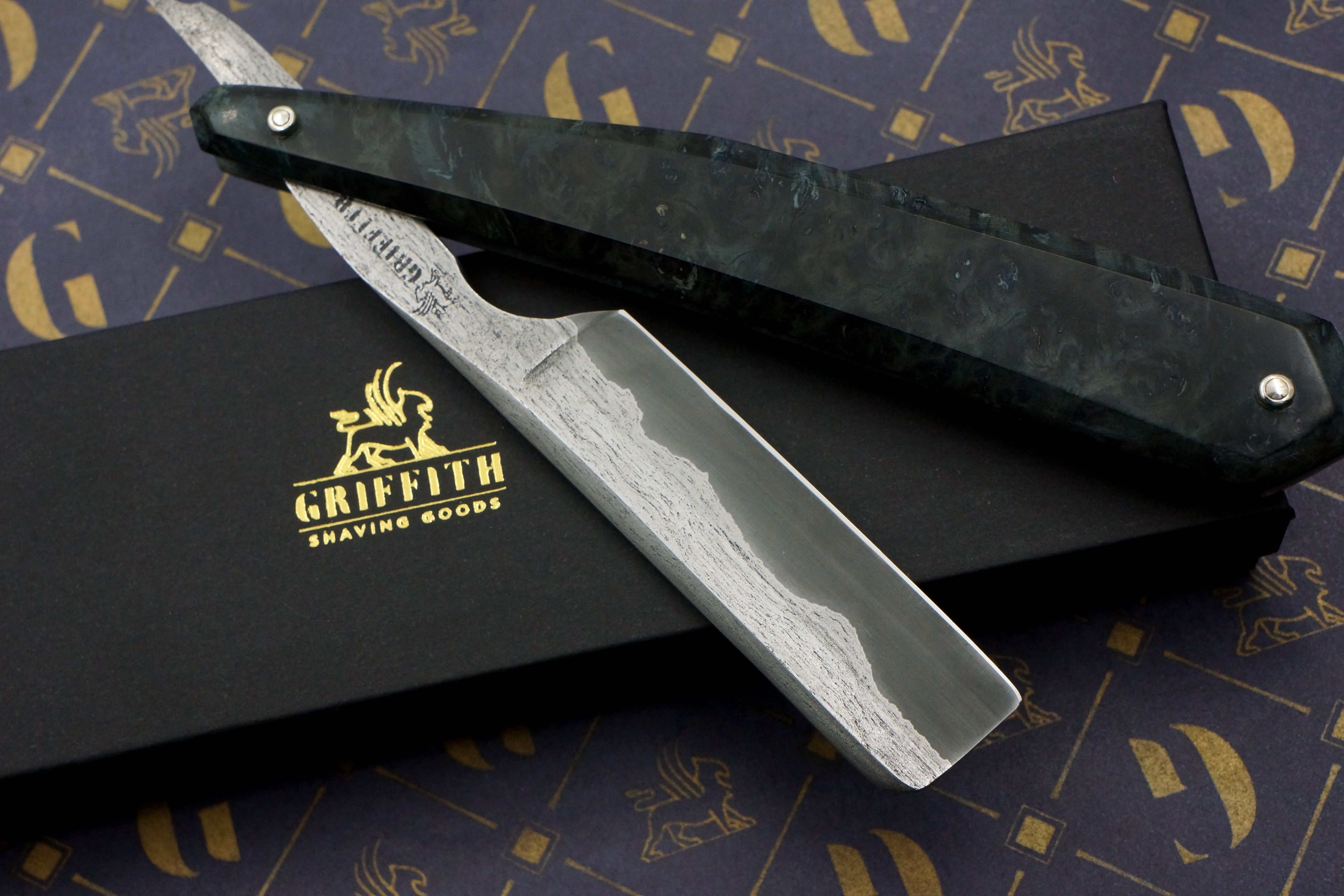 Griffith 6/8 Antique Wrought Iron & Steel San Mai Quarter Hollow - Burl Scales Artisan Straight Razor