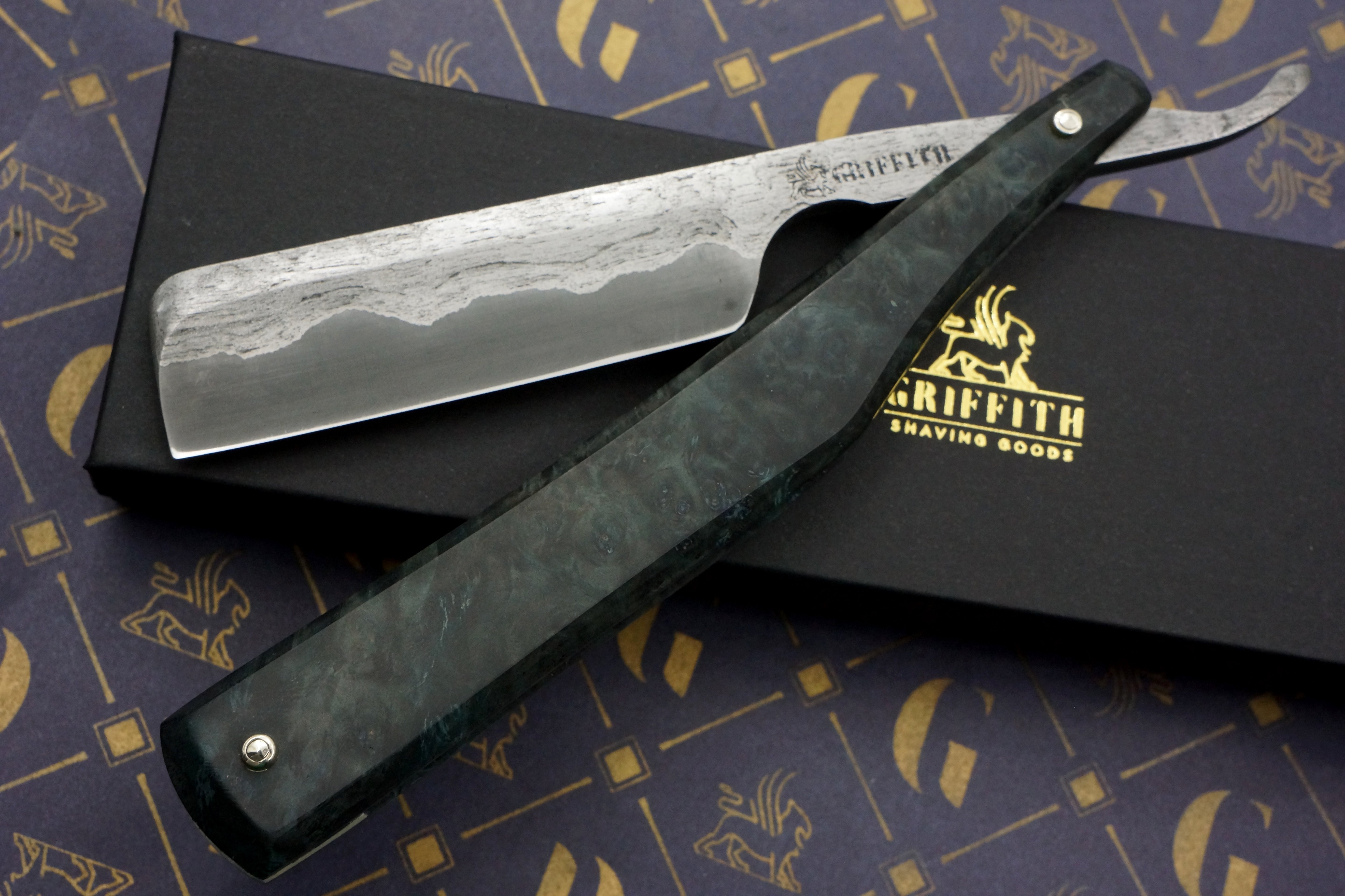 Griffith 7/8 Antique Wrought Iron & Steel San Mai Quarter Hollow - Burl Scales Artisan Straight Razor