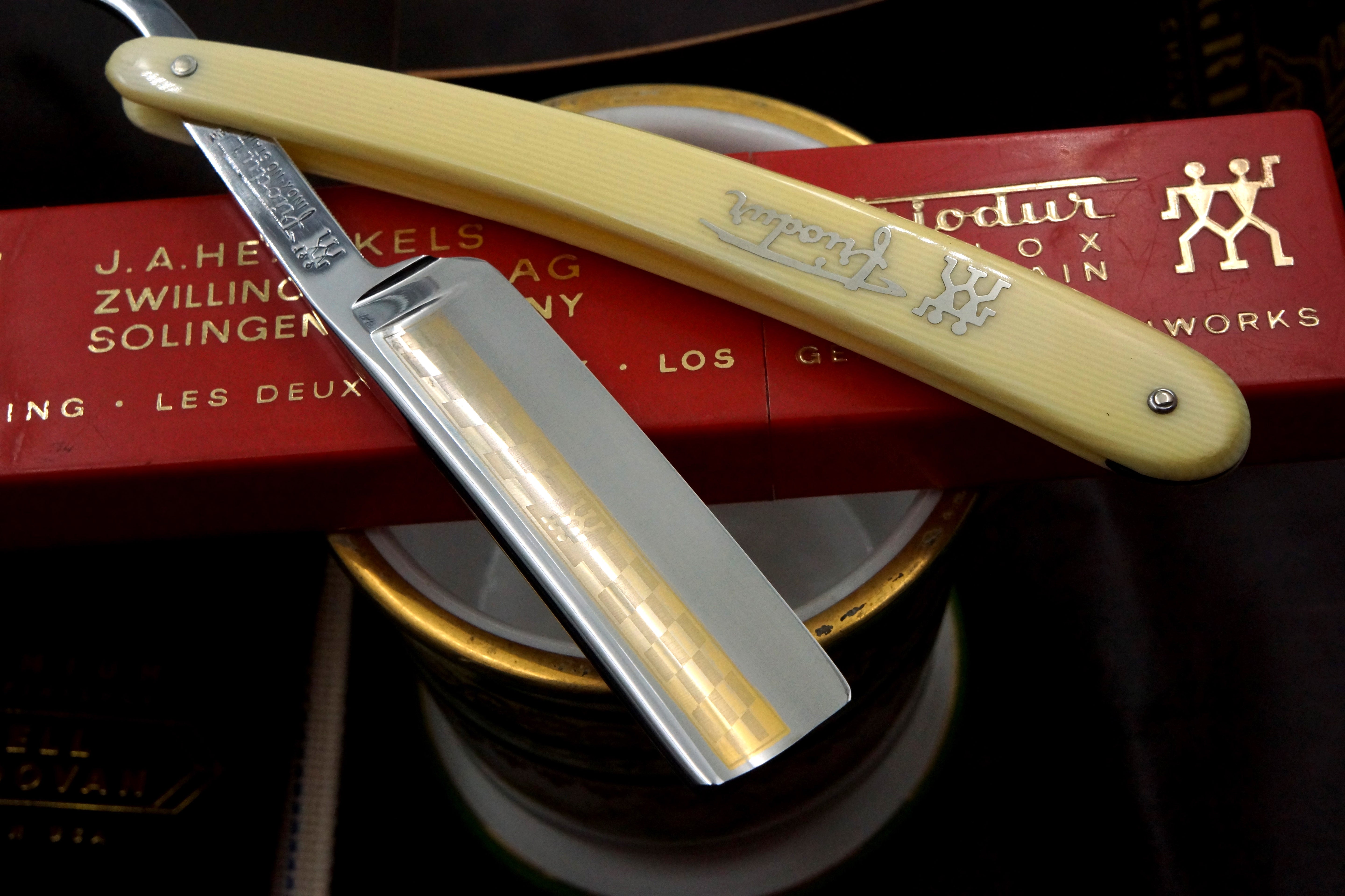 Henckels Friodur 6/8 No. 72 - Excellent Stainless Steel Etched Full Hollow - Solingen Straight Razor - Shave Ready