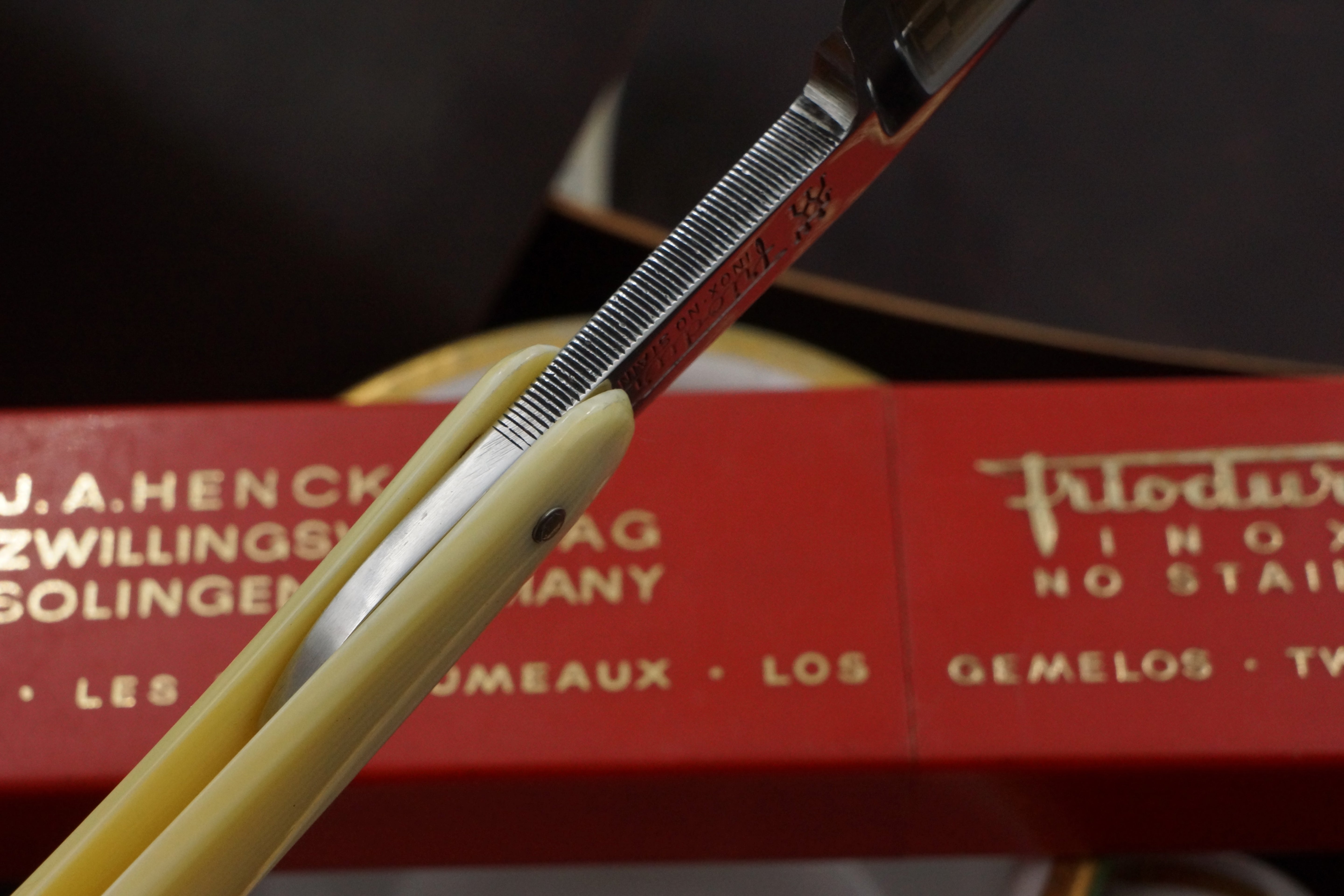 Henckels Friodur 6/8 No. 72 - Excellent Stainless Steel Etched Full Hollow - Solingen Straight Razor - Shave Ready