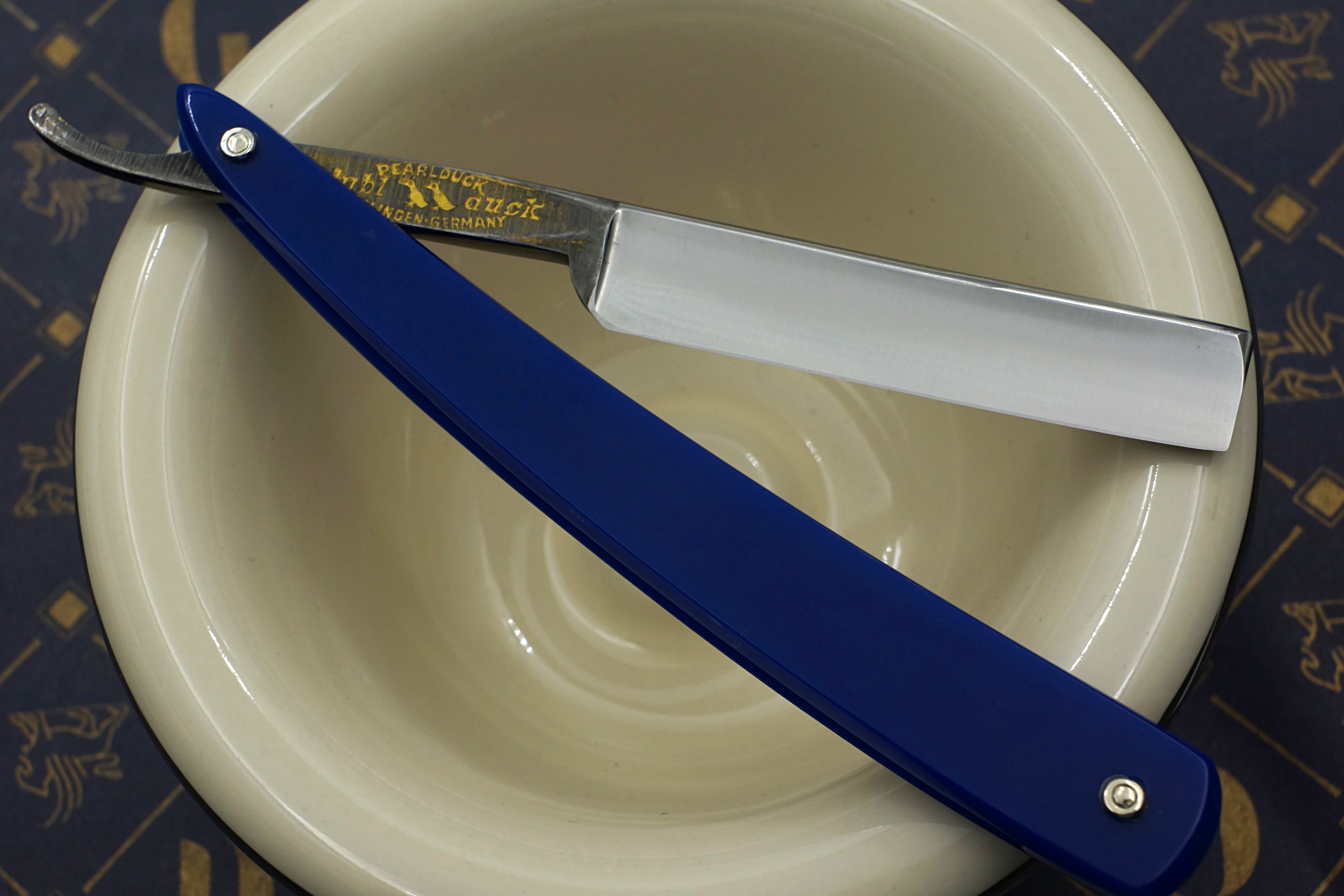 Griffith Dubl Duck Satinedge 9/16 Half Hollow Blade - Acrylic Scales Artisan Straight Razor - Shave Ready