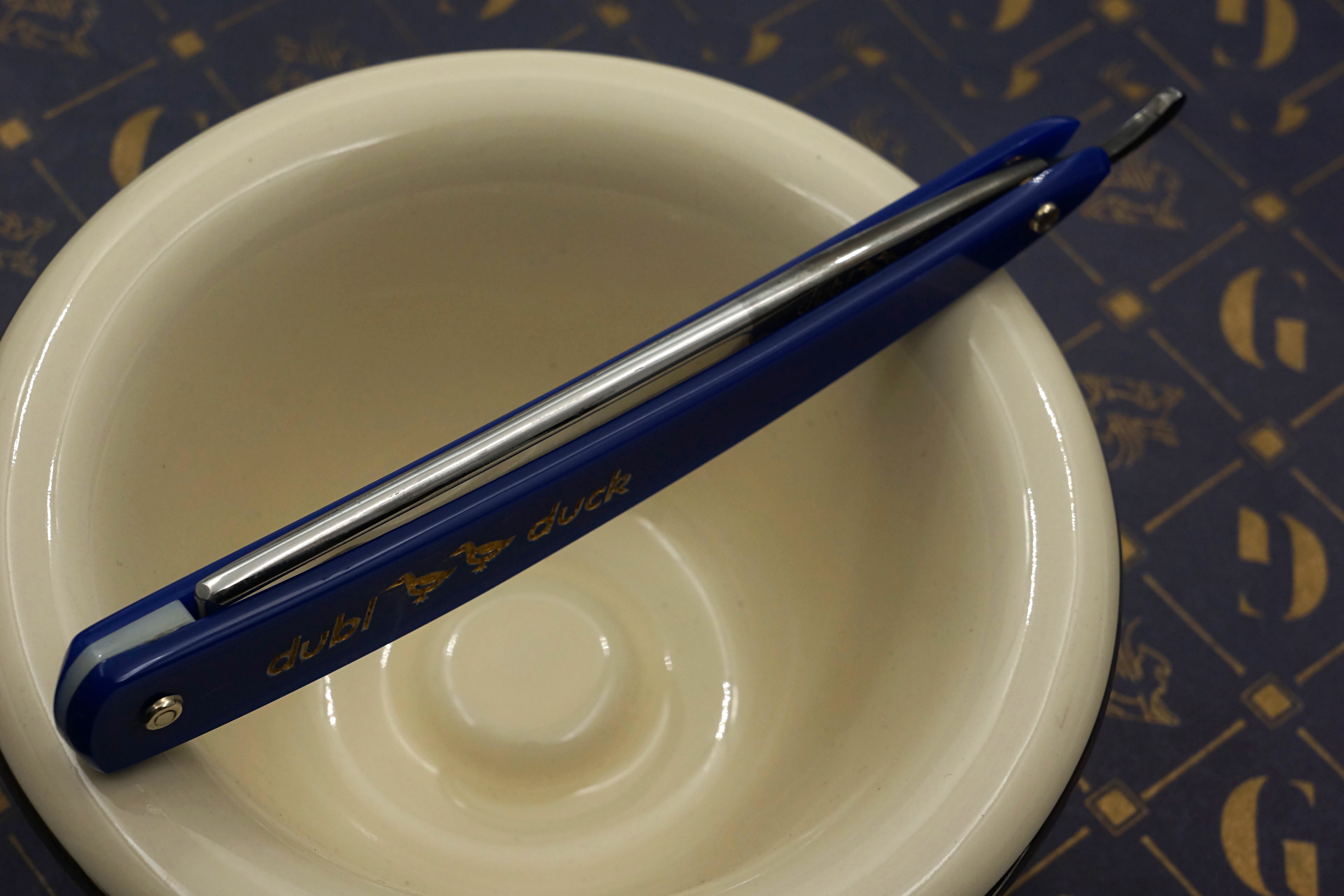 Griffith Dubl Duck Satinedge 9/16 Half Hollow Blade - Acrylic Scales Artisan Straight Razor - Shave Ready