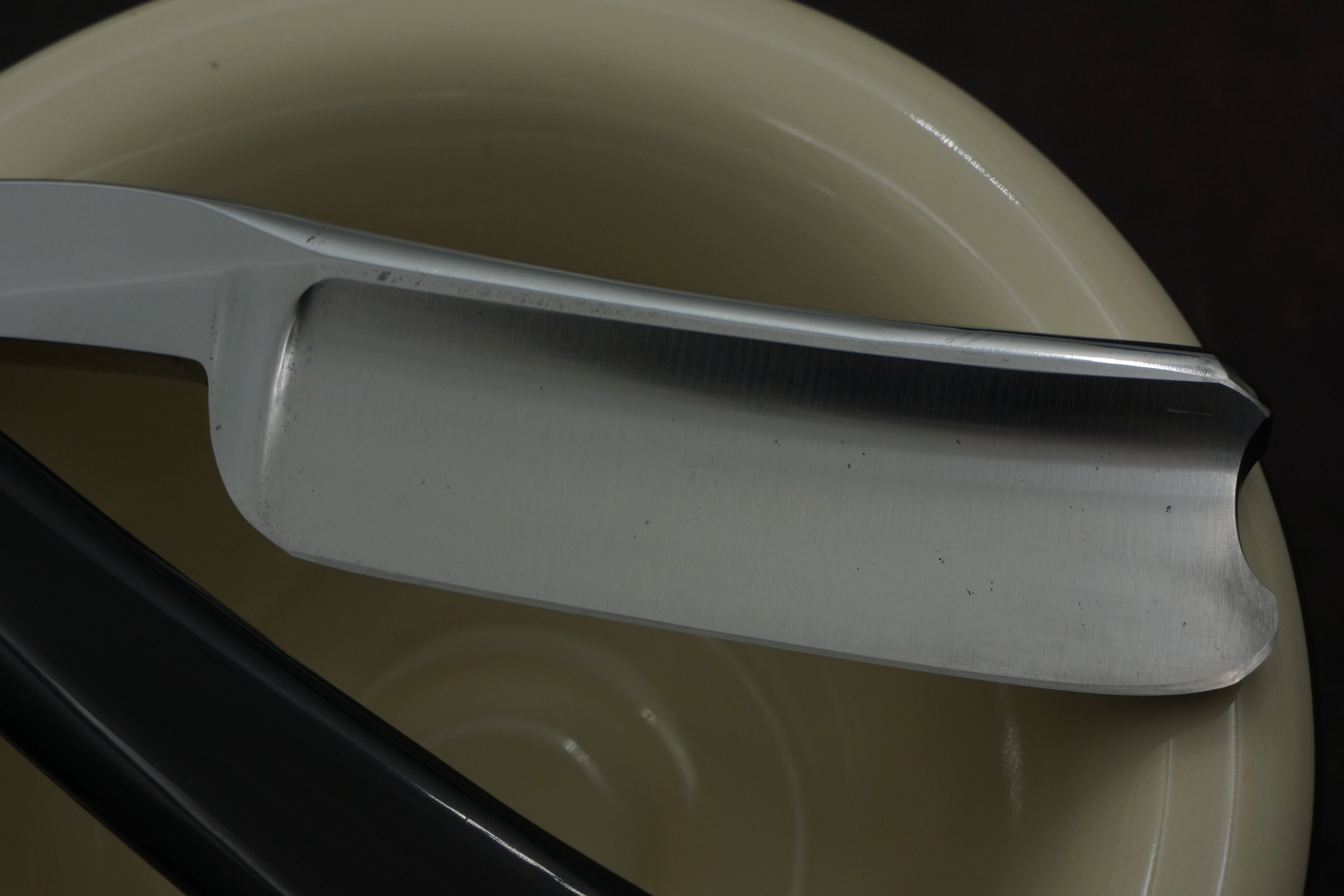 Wade & Butcher "Celebrated Hollow Ground for Barbers Use" 1" Blade with New Horn Scales Sheffield Straight Razor - Shave Ready