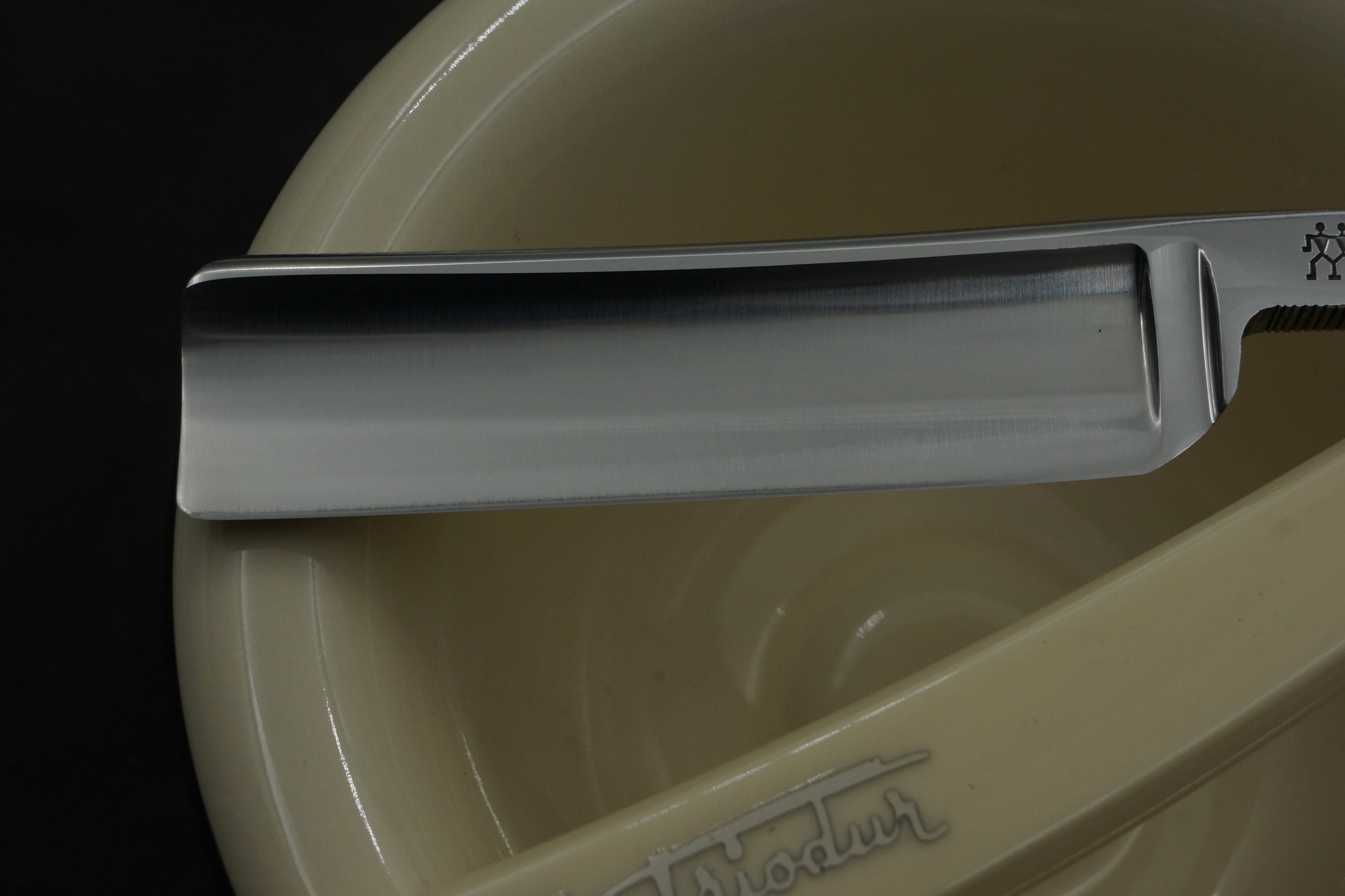 Henckels Friodur 6/8 No. 472 - Excellent Stainless Steel Etched Full Hollow - Solingen Straight Razor - Shave Ready