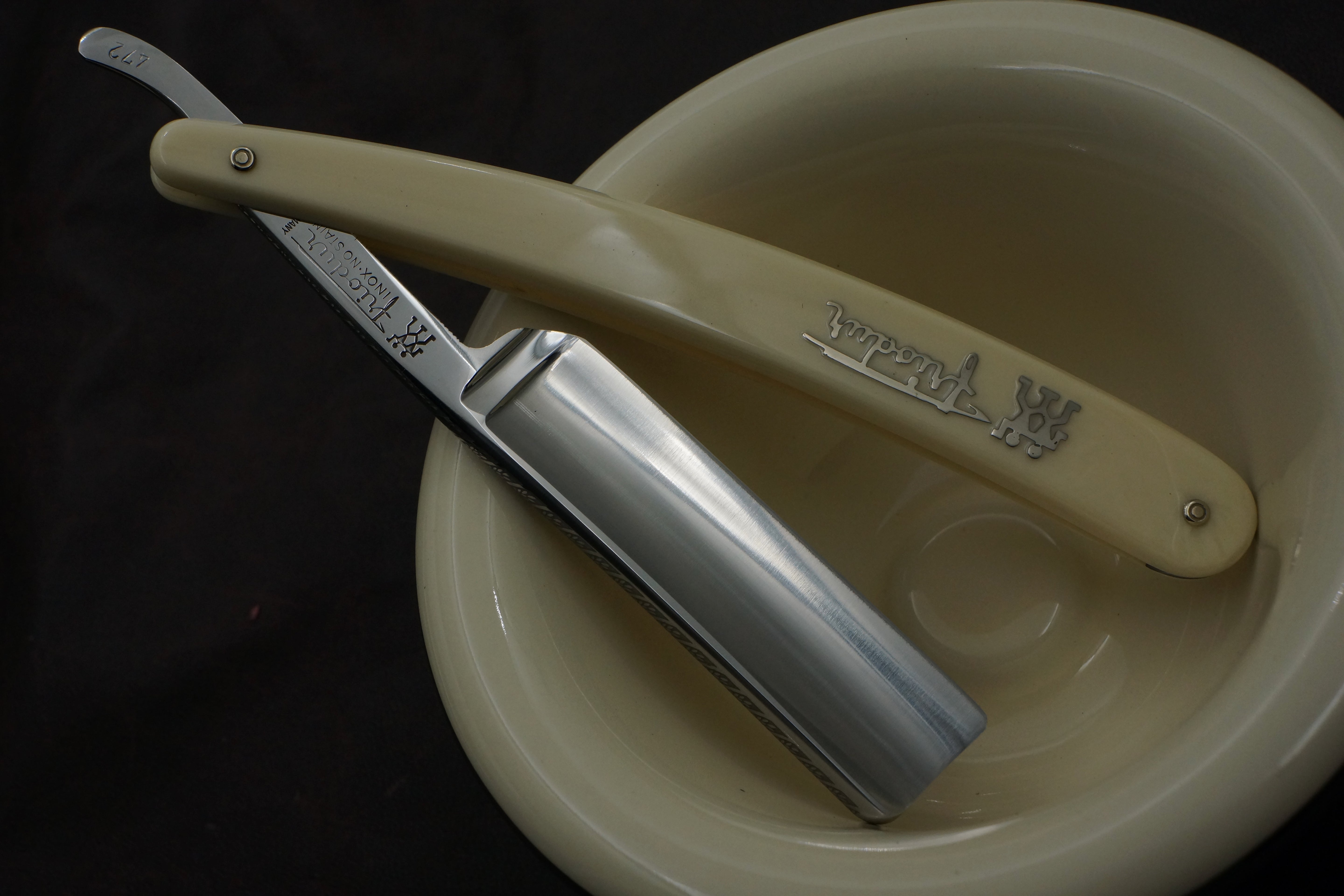 Henckels Friodur 6/8 No. 472 - Excellent Stainless Steel Etched Full Hollow - Solingen Straight Razor - Shave Ready
