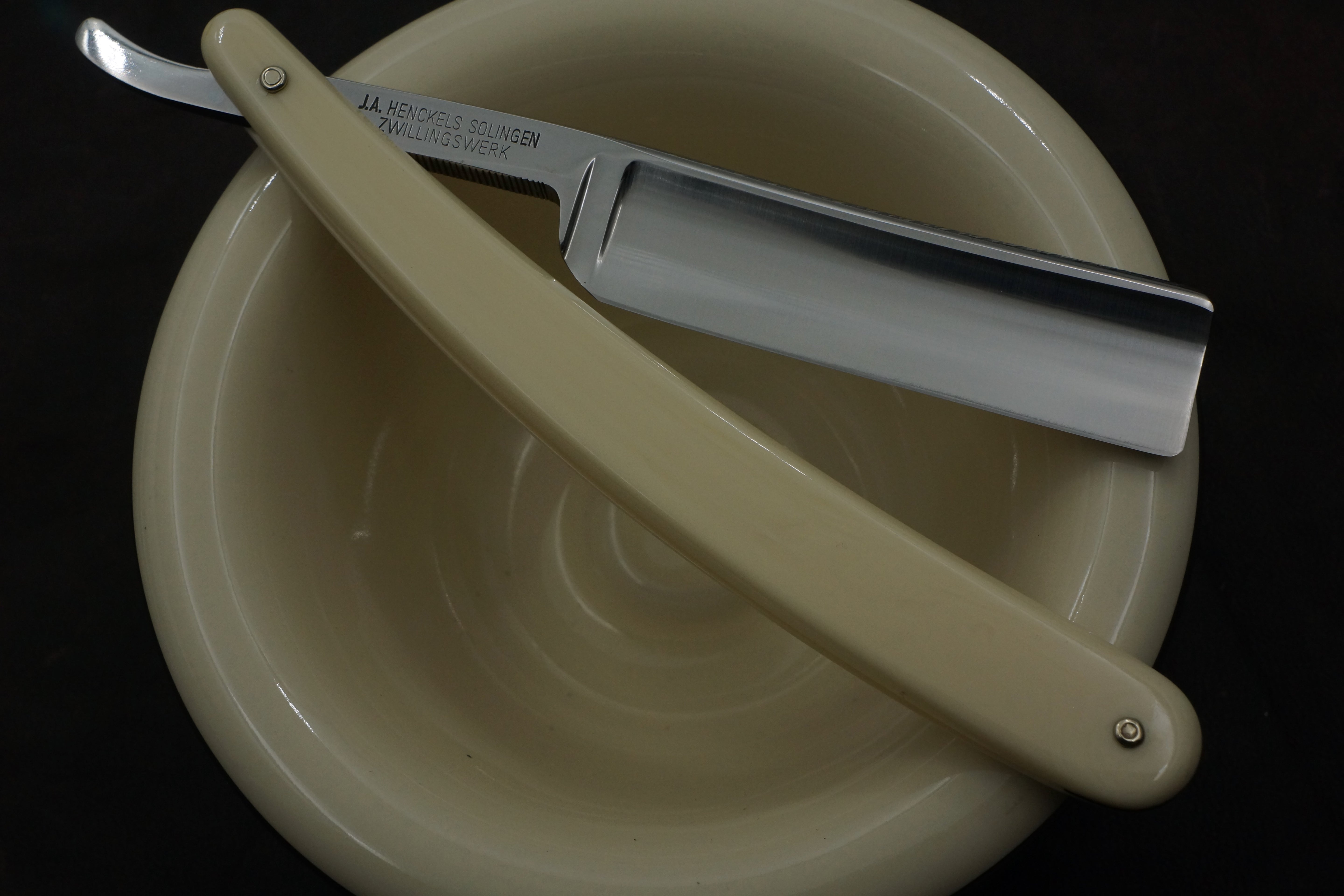Henckels Friodur 6/8 No. 472 - Excellent Stainless Steel Etched Full Hollow - Solingen Straight Razor - Shave Ready