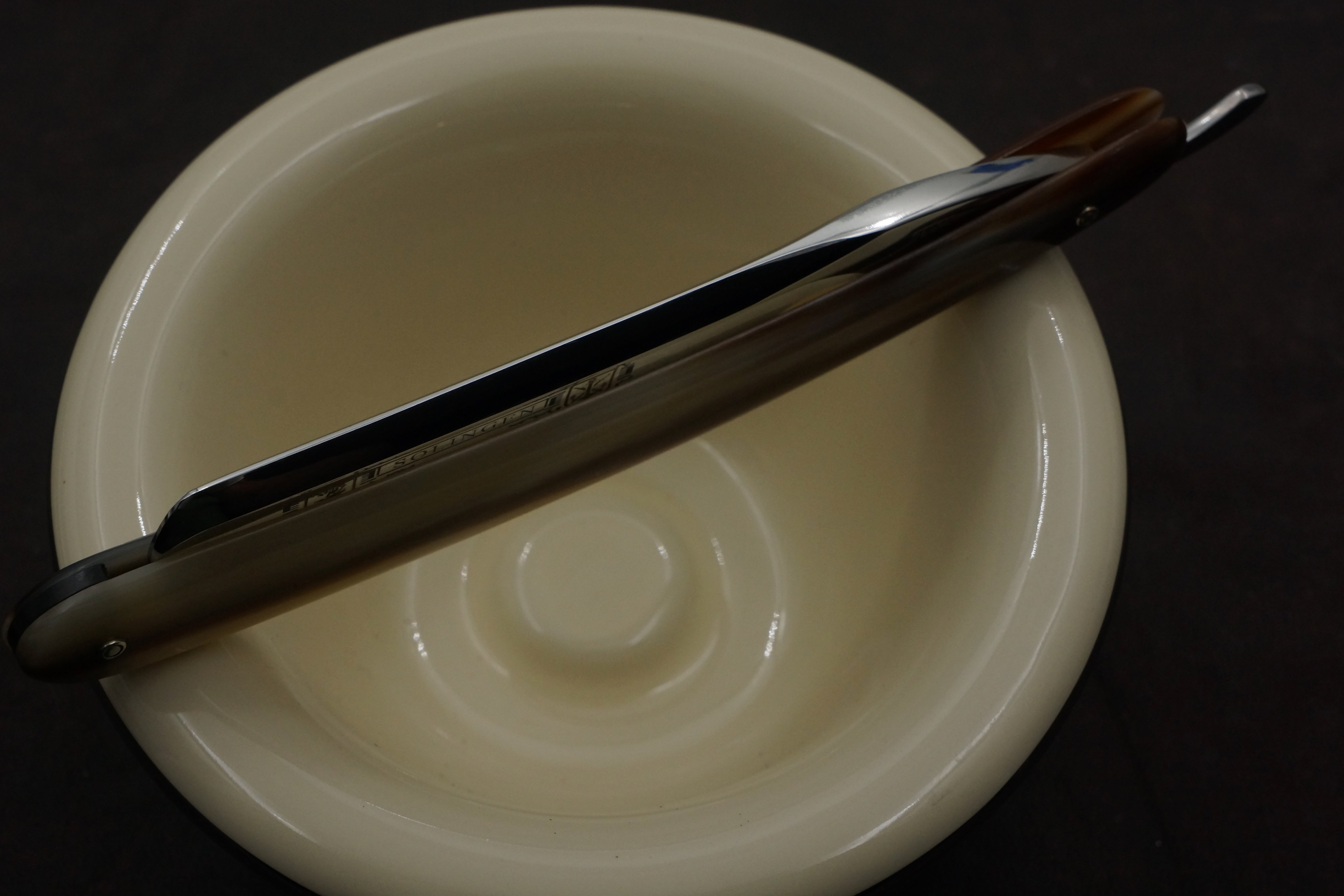 Wacker 6/8 Full Hollow Blade - Horn Scales Solingen Straight Razor - Shave Ready